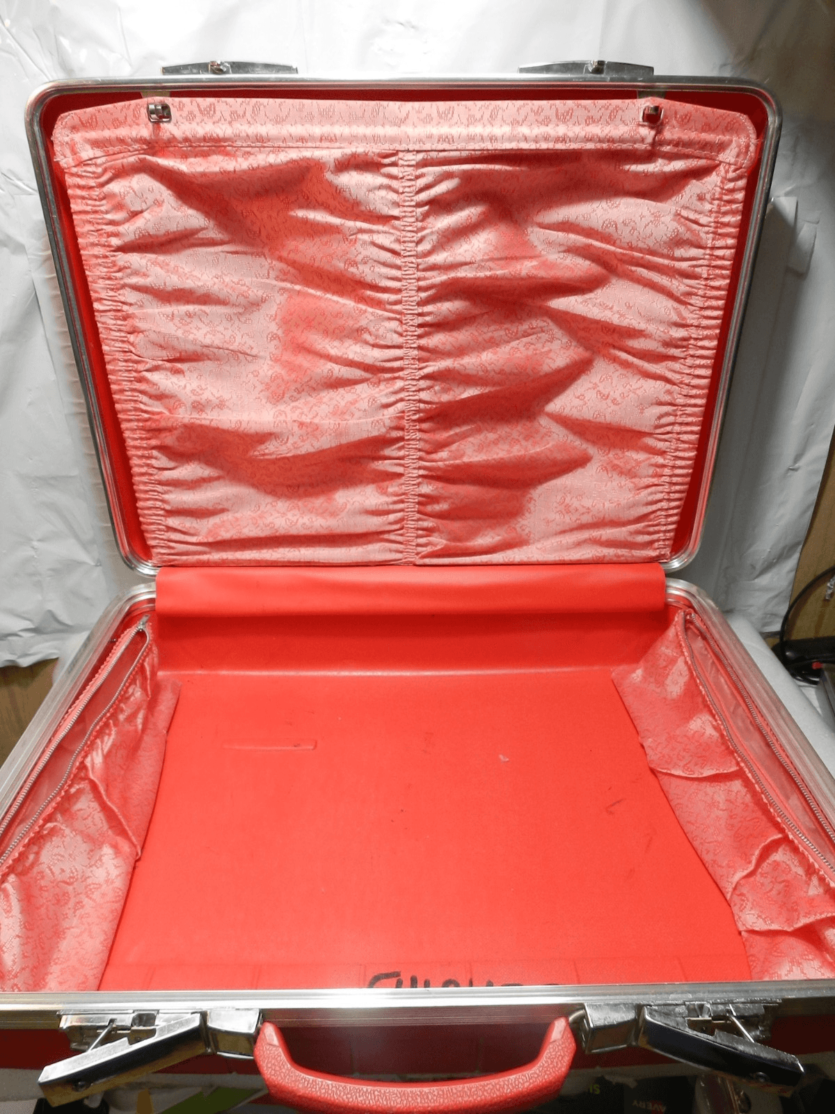 Vintage Red Hard Shell Suitcase Luggage Retro Unbranded (M27J) - Thumbnail 7