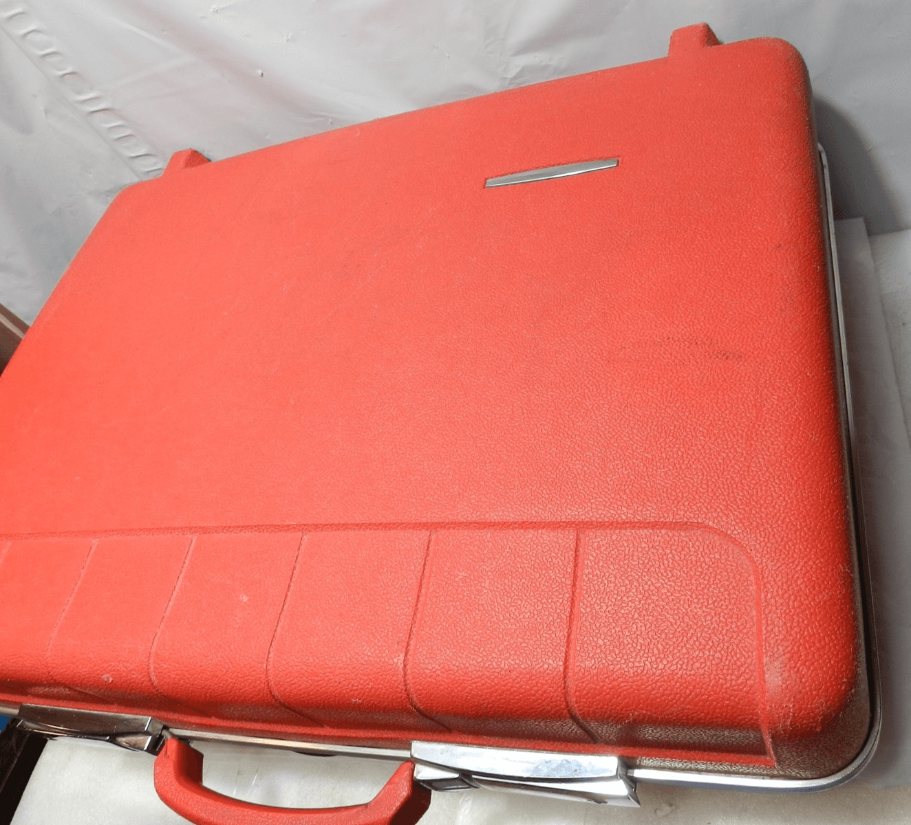 Vintage Red Hard Shell Suitcase Luggage Retro Unbranded (M27J) - Thumbnail 3