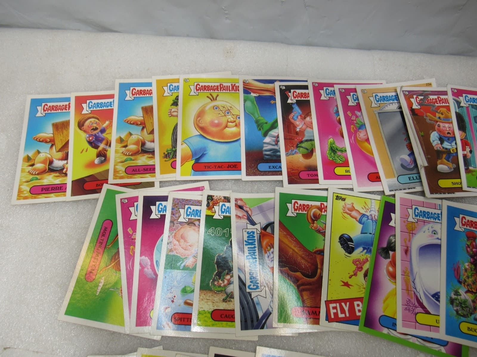 47 Piece Lot Vintage 2014/2015 Garbage Pail Kids Cards (I88J) - Thumbnail 2