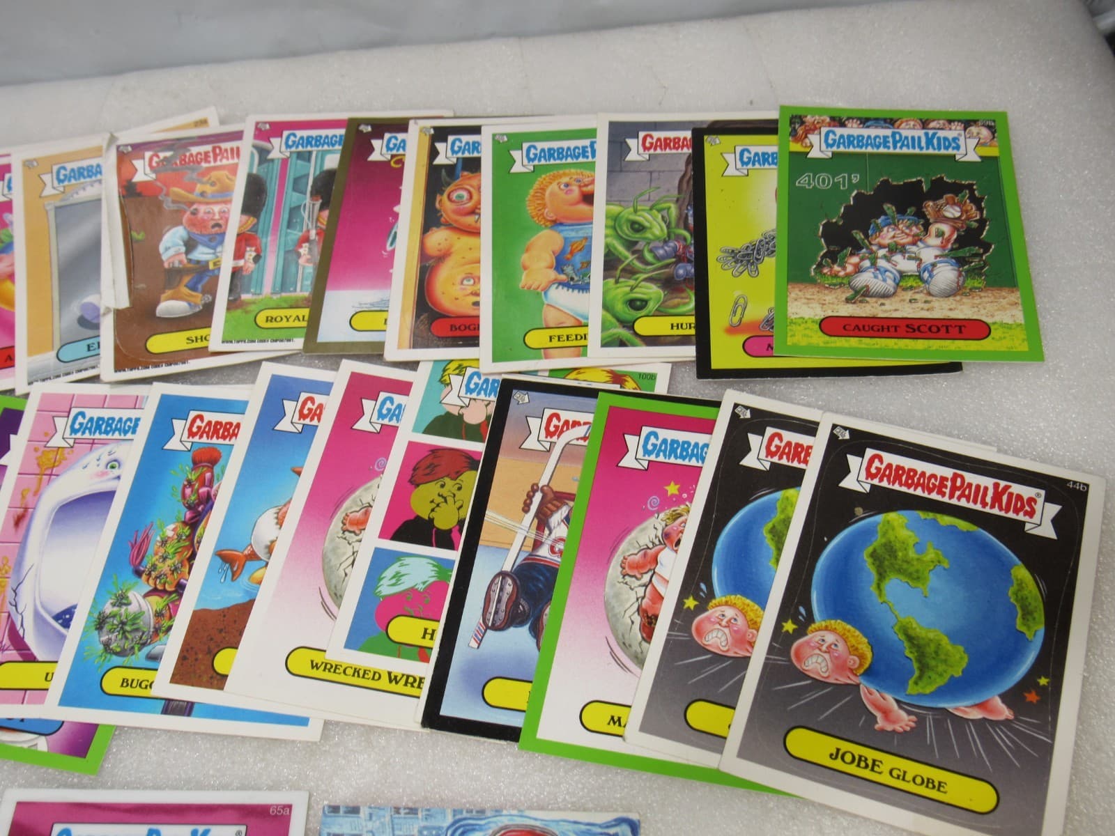 47 Piece Lot Vintage 2014/2015 Garbage Pail Kids Cards (I88J) - Thumbnail 12