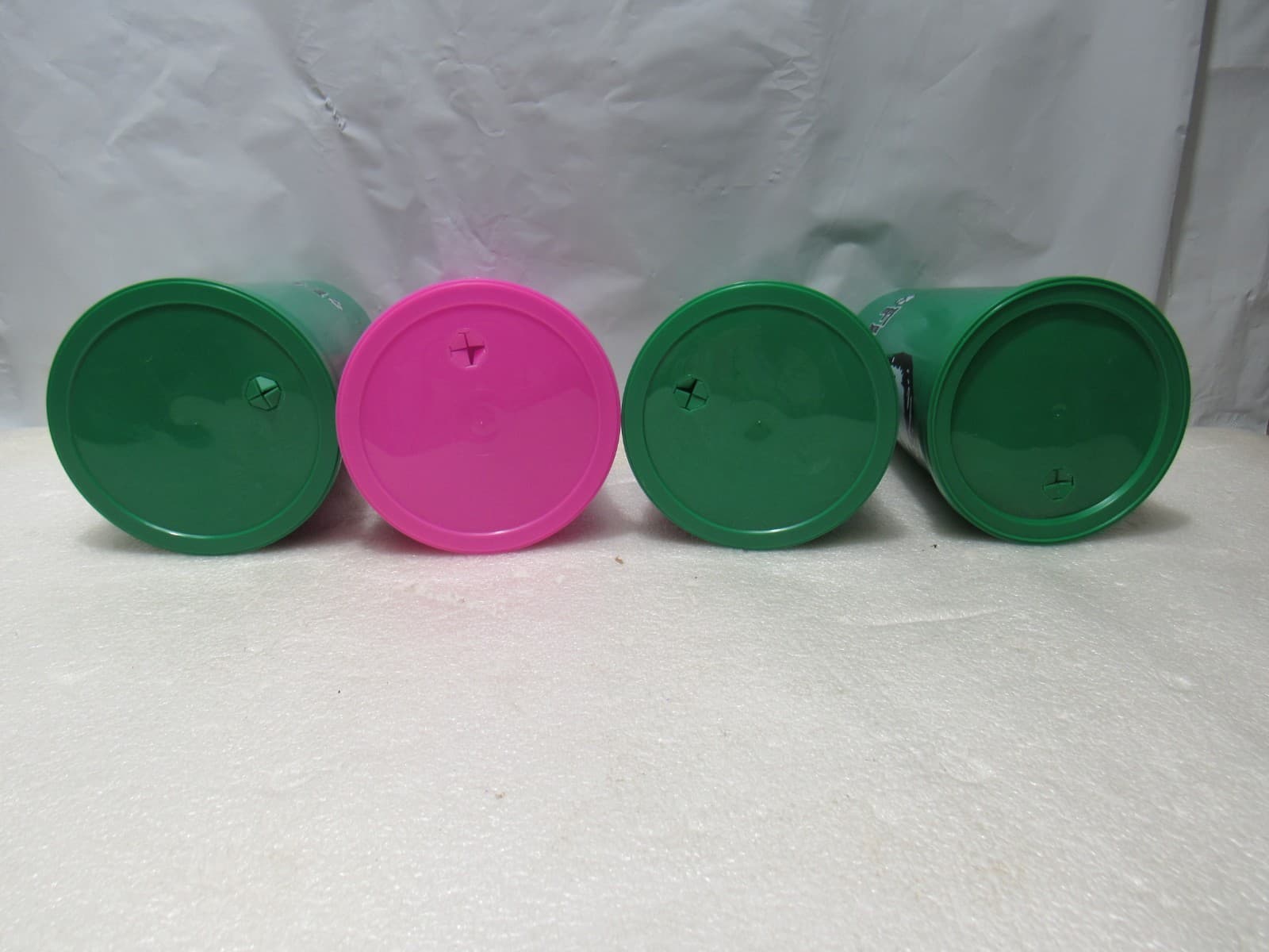 Flanigan’s Set Of 4 Plastic Tumblers W/ Lids Cups 32 Ounces - South Florida I84J - Thumbnail 4