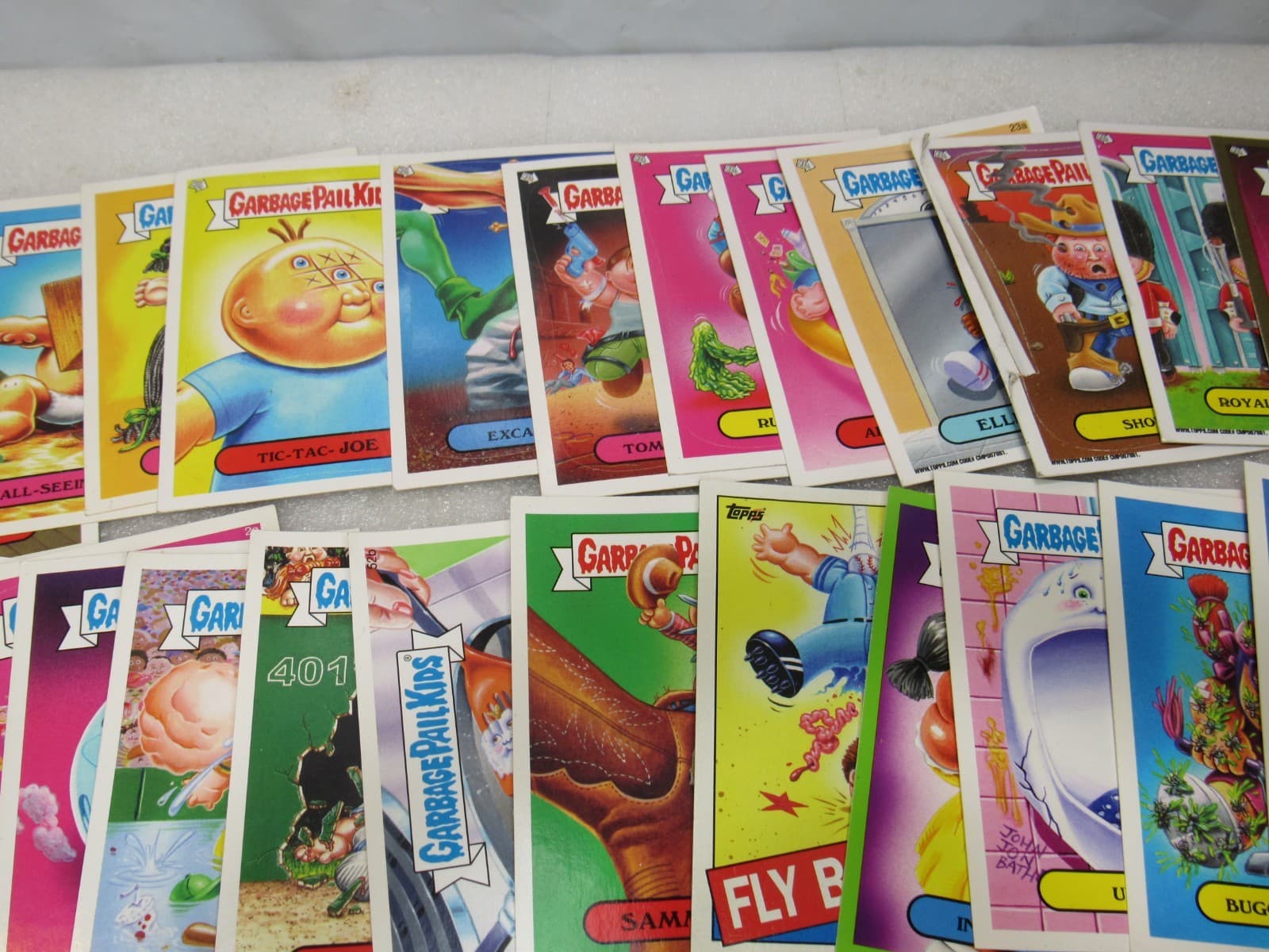 47 Piece Lot Vintage 2014/2015 Garbage Pail Kids Cards (I88J) - Thumbnail 11