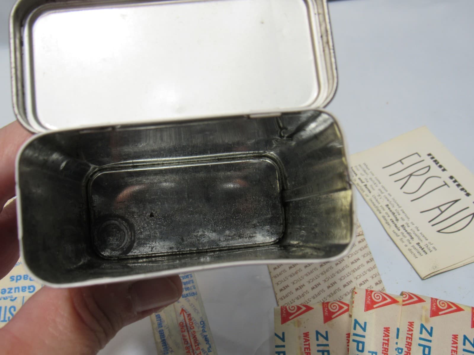 Johnson & Johnson Official Boy Scout Personal First Aid Kit w/Contents T45JJ - Thumbnail 9