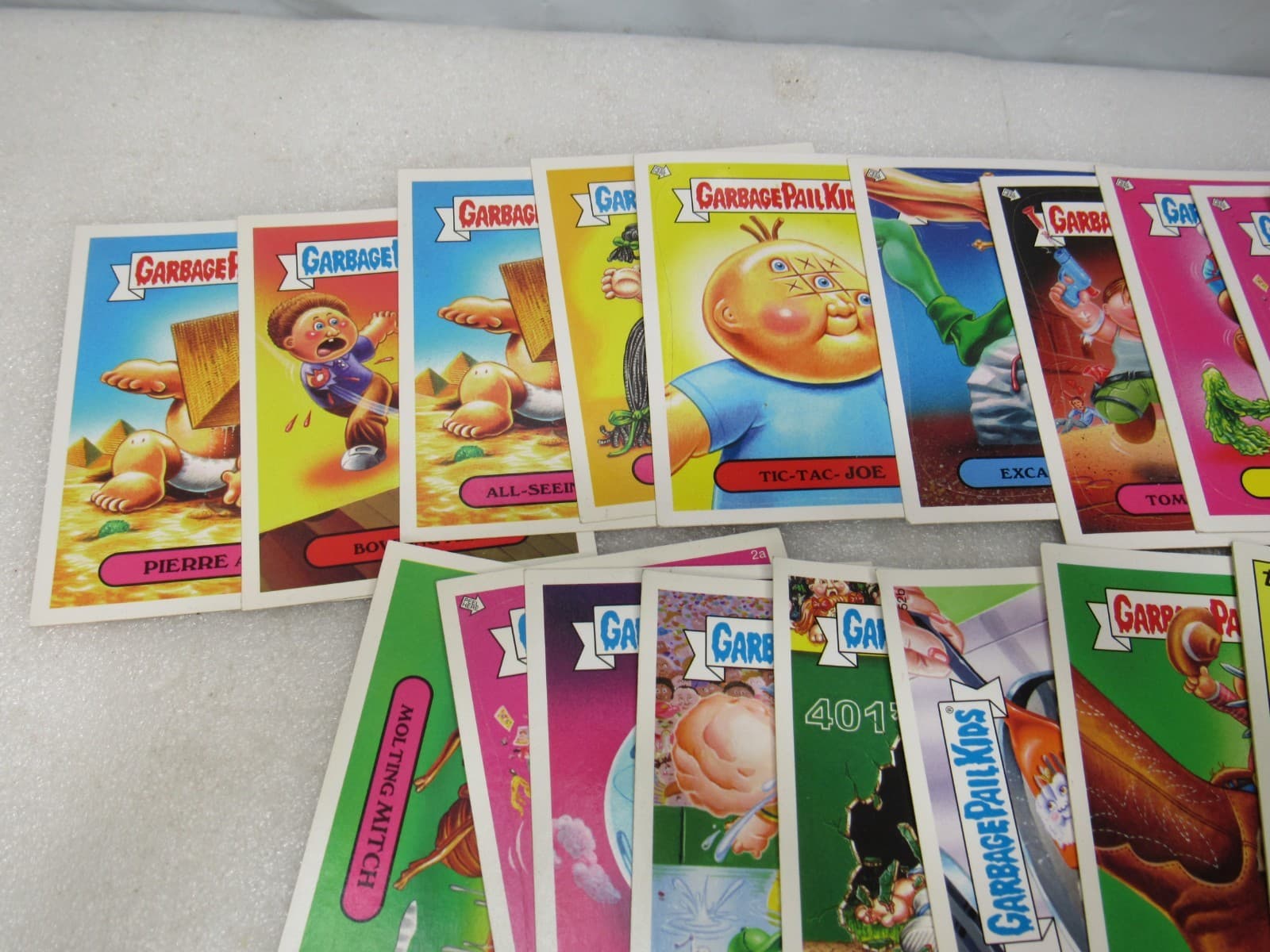 47 Piece Lot Vintage 2014/2015 Garbage Pail Kids Cards (I88J) - Thumbnail 10