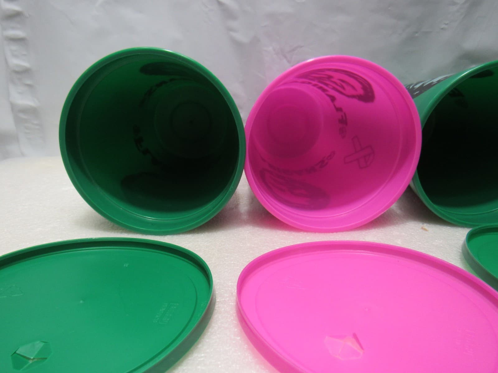 Flanigan’s Set Of 4 Plastic Tumblers W/ Lids Cups 32 Ounces - South Florida I84J - Thumbnail 5