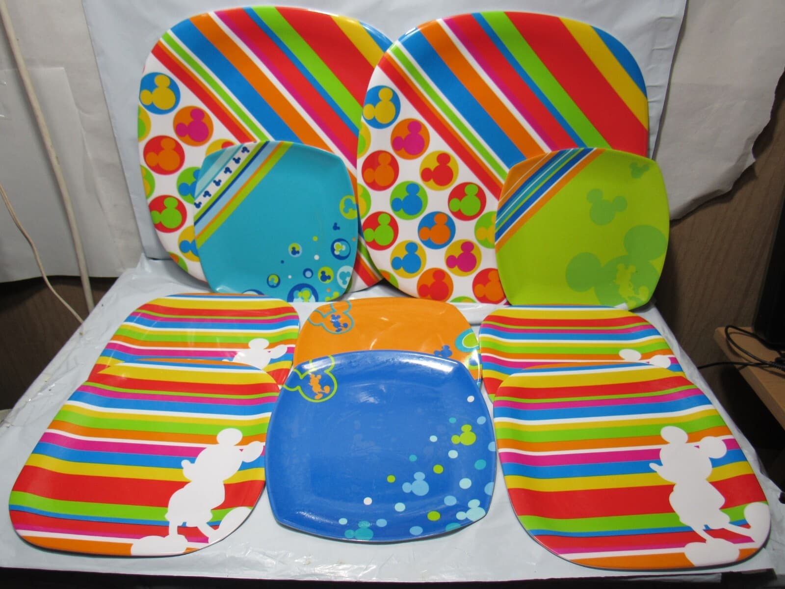 Disney Parks/Resorts 10 Piece Set - 13" Platters and 8" Plates Striped (M7M)