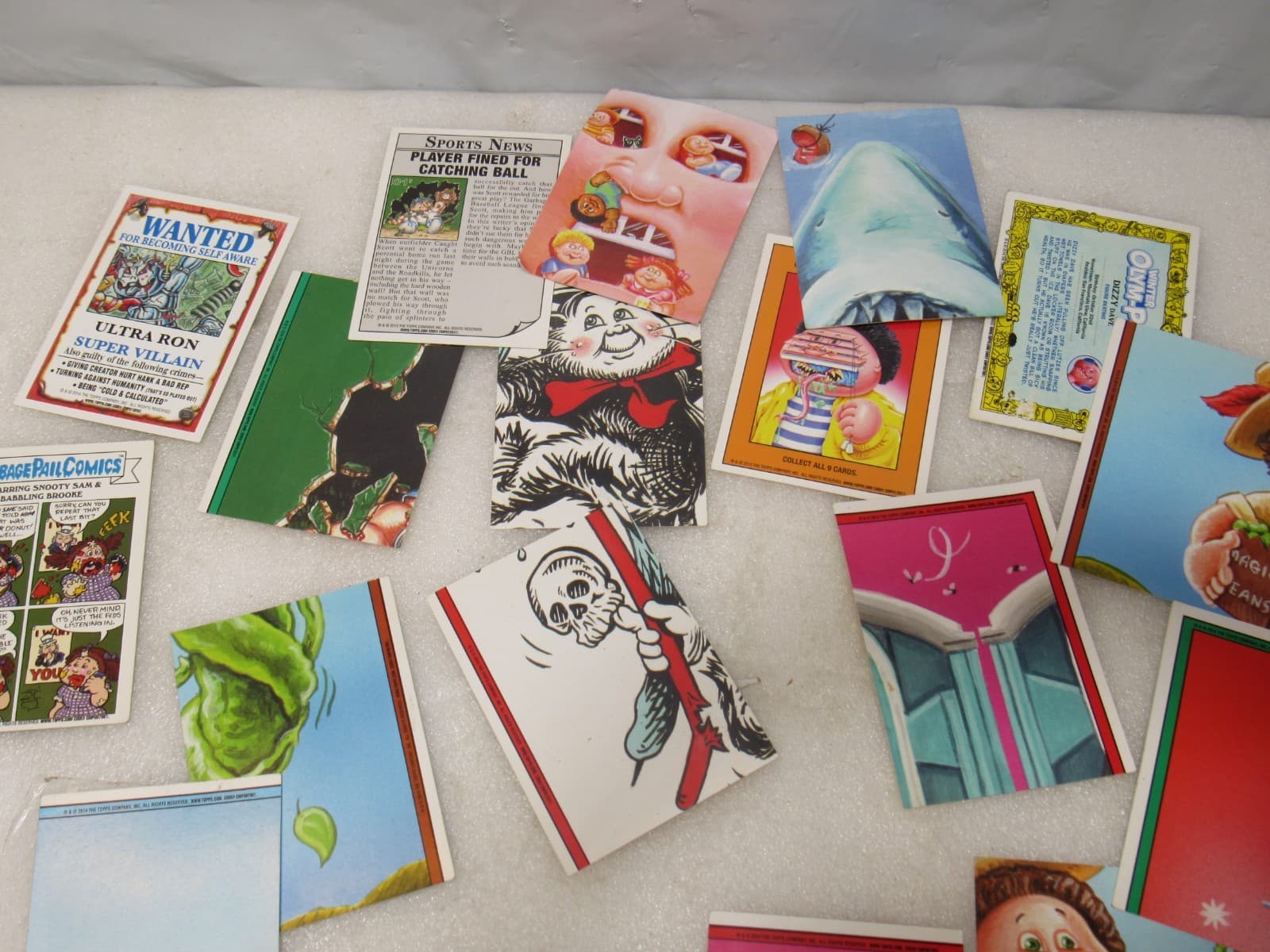 47 Piece Lot Vintage 2014/2015 Garbage Pail Kids Cards (I88J) - Thumbnail 16