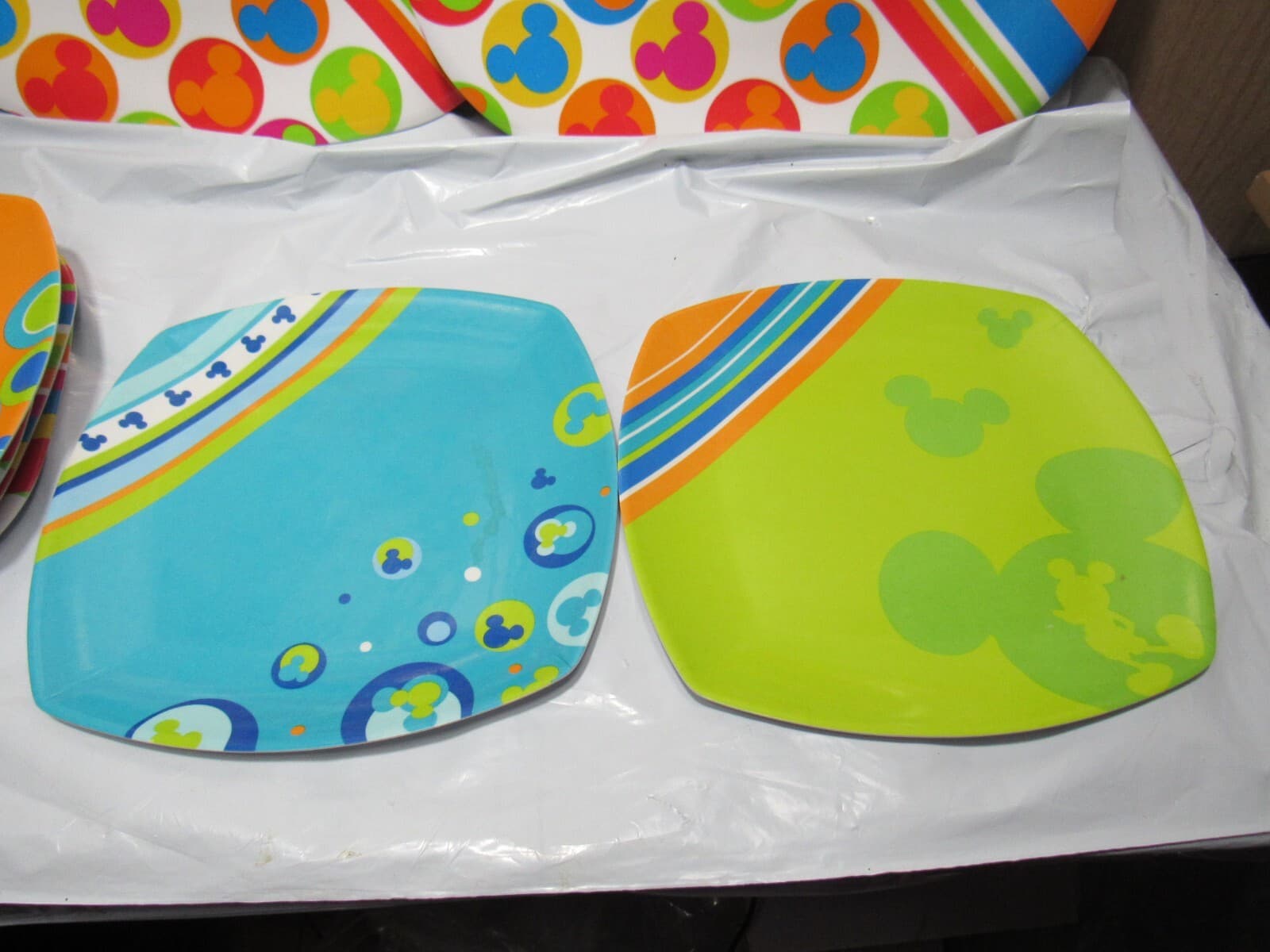 Disney Parks/Resorts 10 Piece Set - 13" Platters and 8" Plates Striped (M7M) - Thumbnail 4