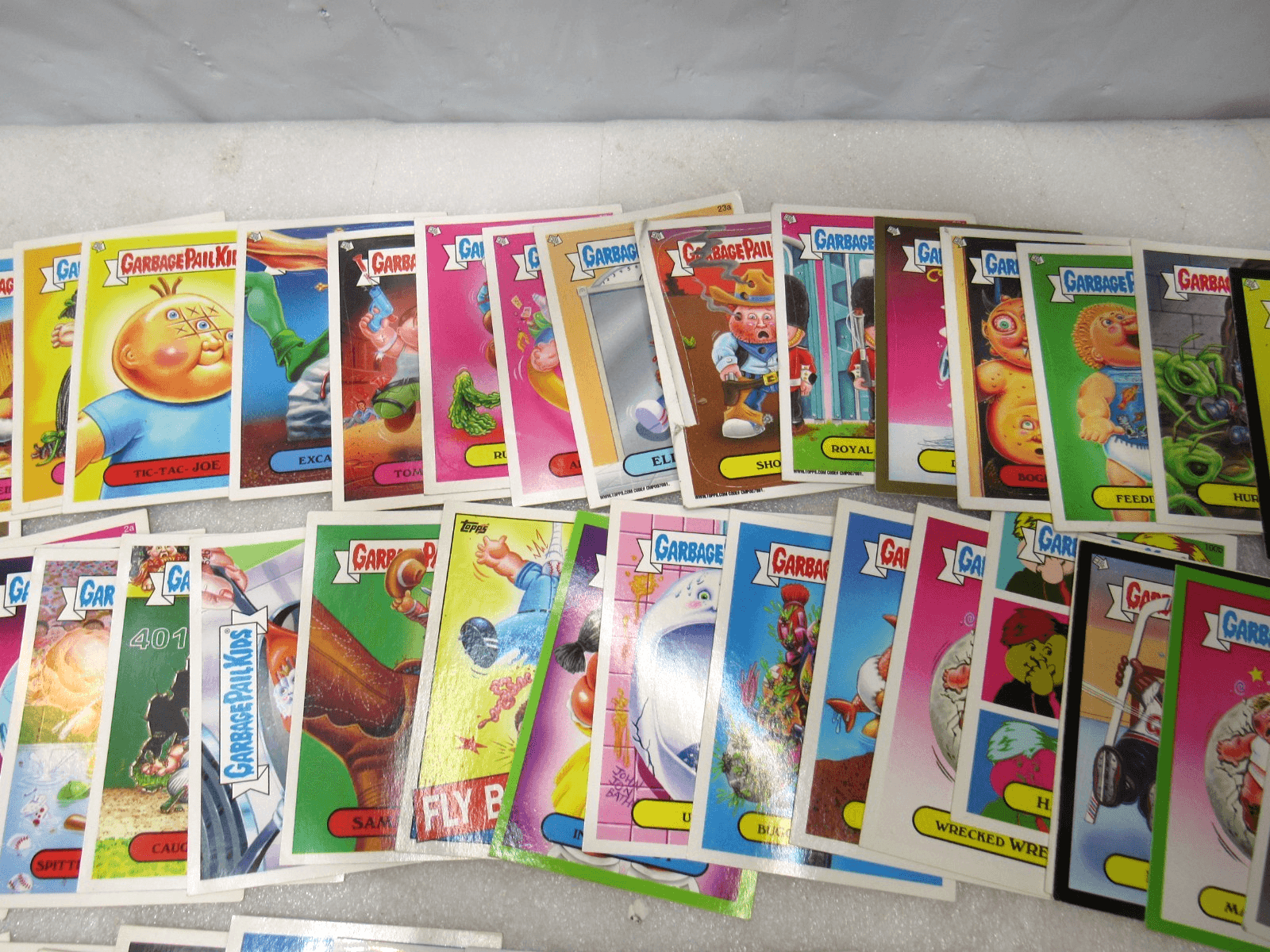 47 Piece Lot Vintage 2014/2015 Garbage Pail Kids Cards (I88J) - Thumbnail 3
