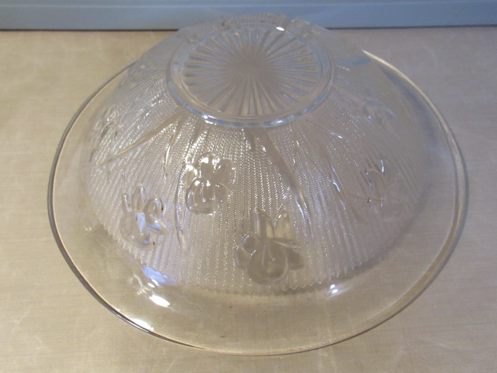Jeannette Glass Company Iris and Herringbone Bowl 11" Non Ruffled/Fluted W50S - Thumbnail 5