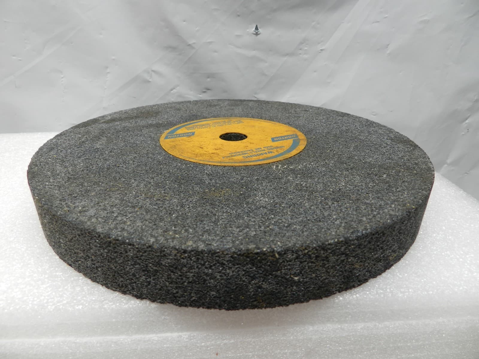 Norton 8"x1"x5/8" 32A36 Grinding Wheel New Old Stock A46-C5VBE 3600 RPM #H32J - Thumbnail 5