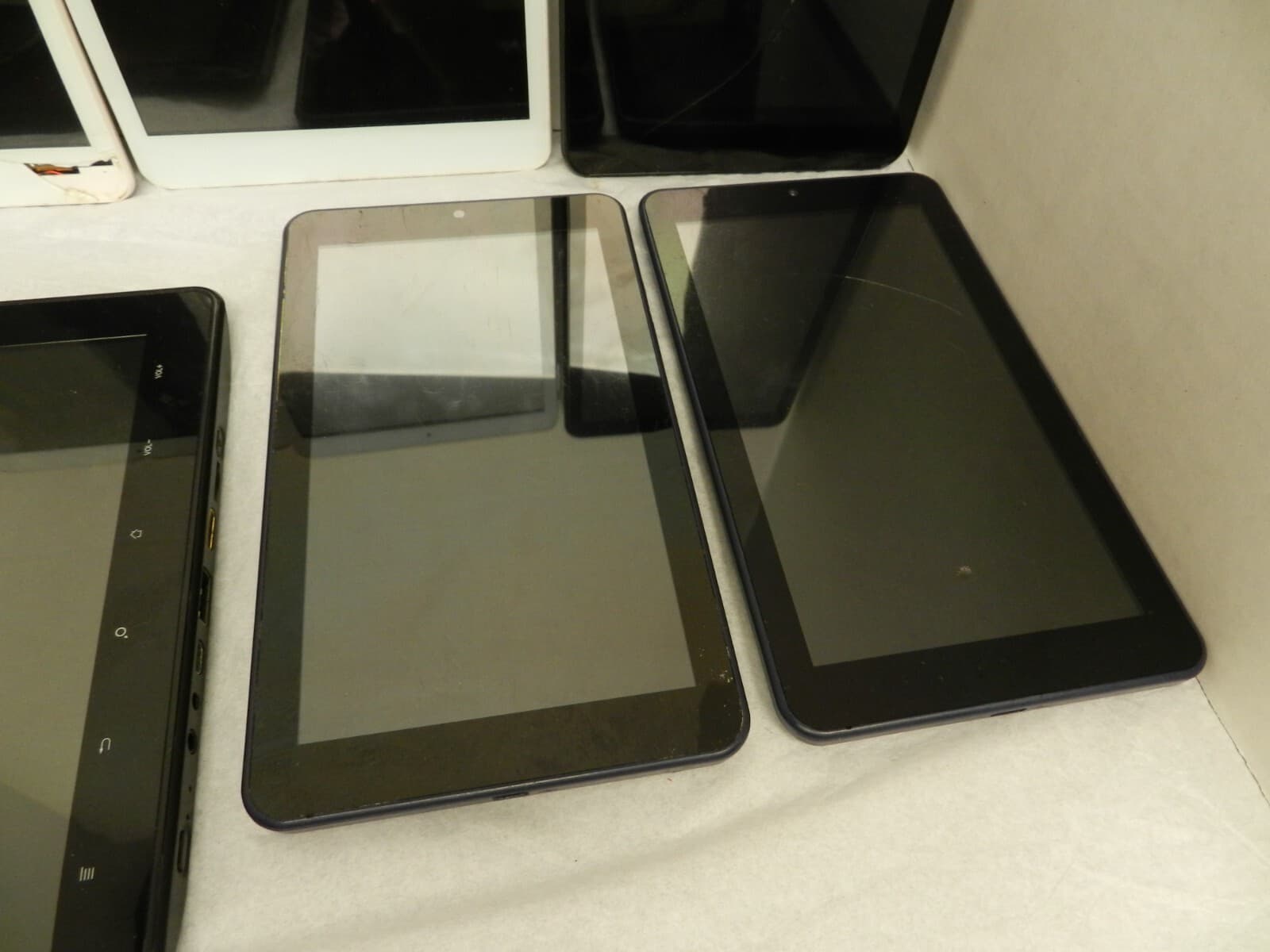 8 Pc Tablet Lot RCA ONN Nuvision Samsung Cracked Screens (K30) - Thumbnail 5