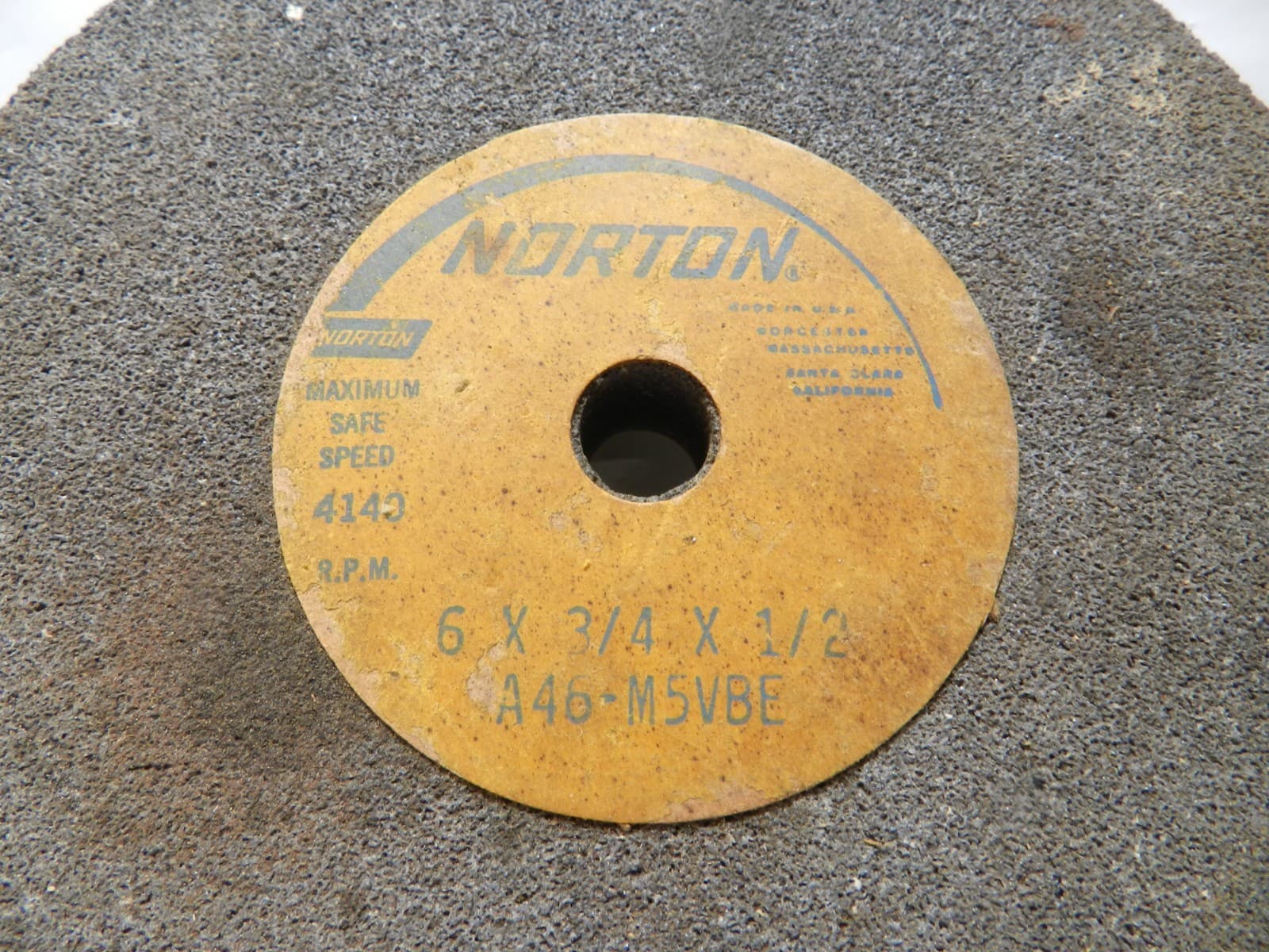 Norton 6"x3/4"x1/2" Grinding Wheel New Old Stock A46-M5VBE 4140 RPM #H33J - Thumbnail 2