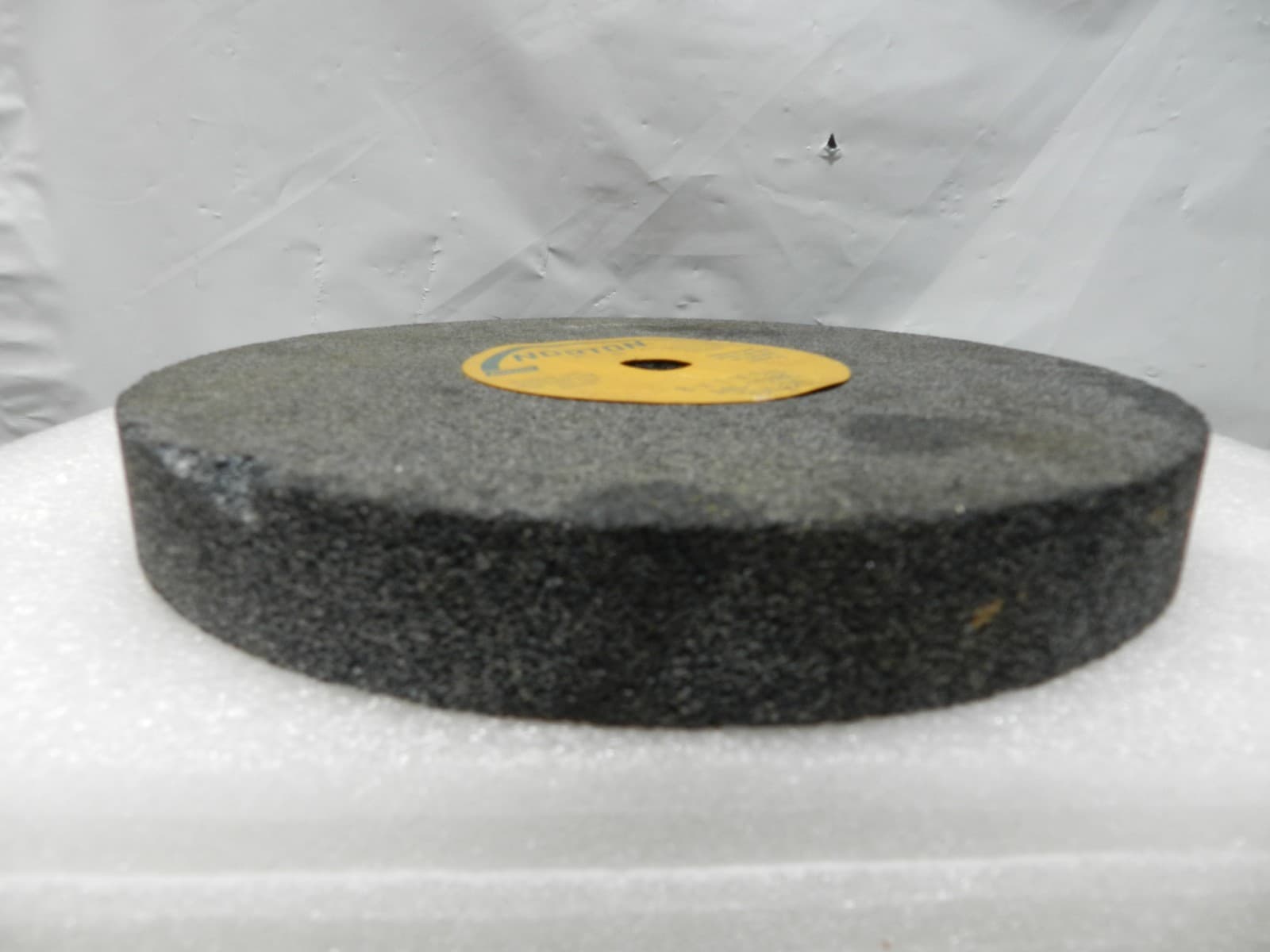 Norton 8"x1"x5/8" 32A36 Grinding Wheel New Old Stock A46-C5VBE 3600 RPM #H32J - Thumbnail 4