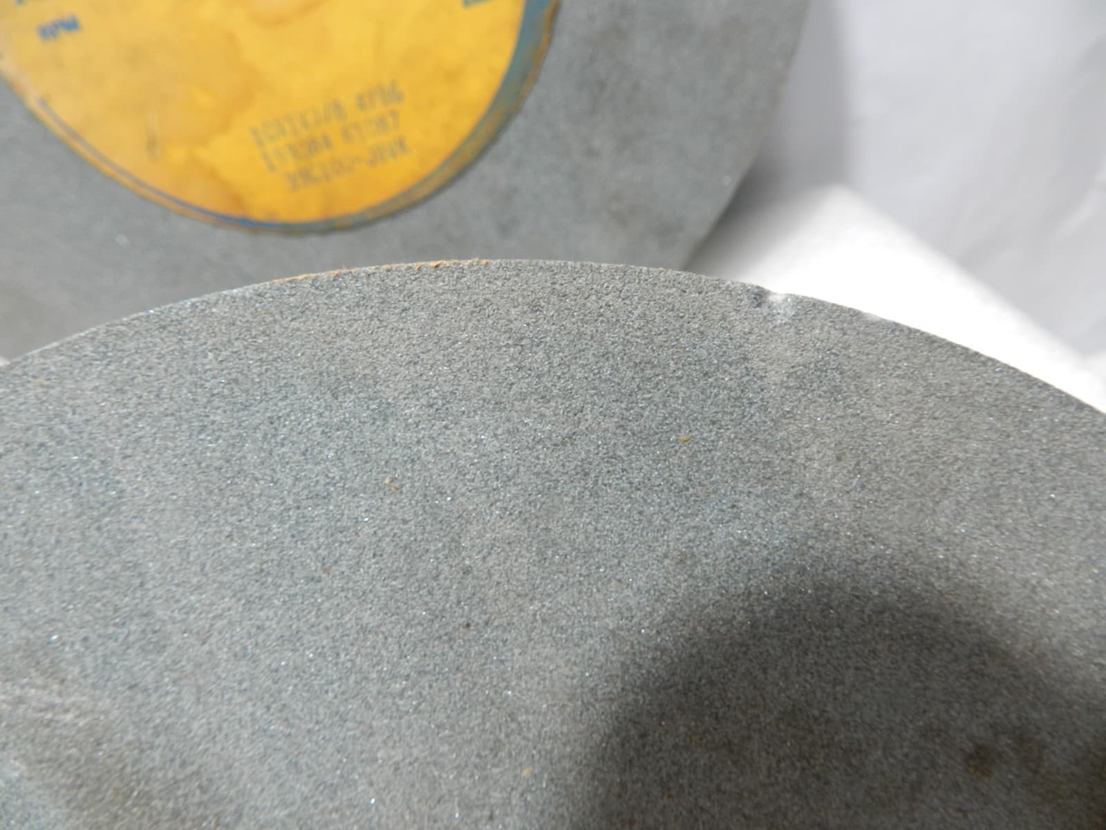 2 - Norton Grinding Wheel 39C100-J8VK 10"x1"x7/8" 2485 speed RPM (H35J) - Thumbnail 3