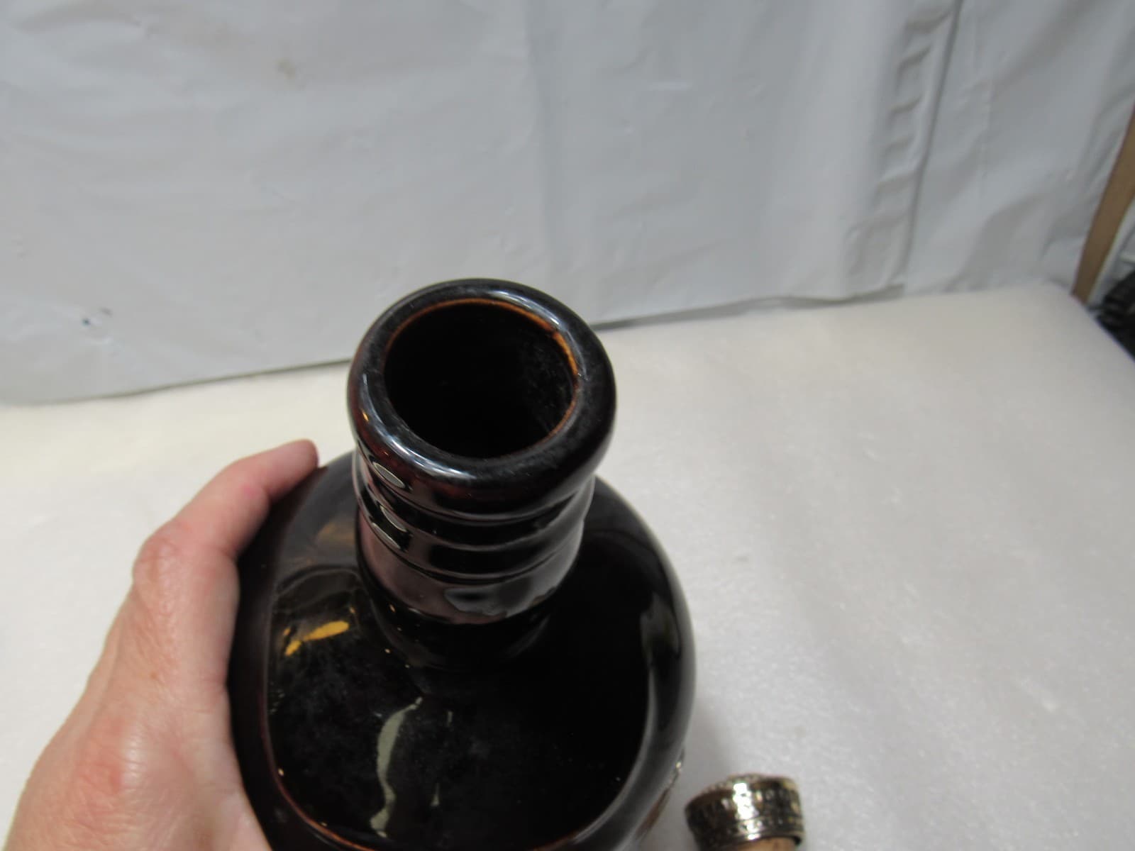 Vintage Four Roses Kentucky Straight Bourbon Whiskey EMPTY Bottle W/Cork (V1J) - Thumbnail 9