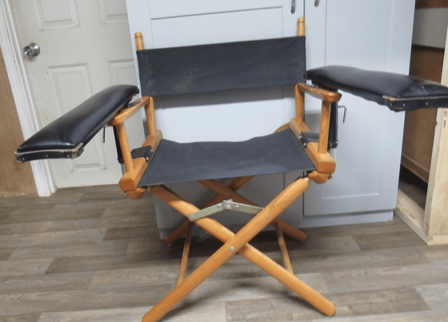 Vintage Gold Medal 33" Director's Chair w/ Arm Extensions Folding Wood Frame Y10 - Thumbnail 3
