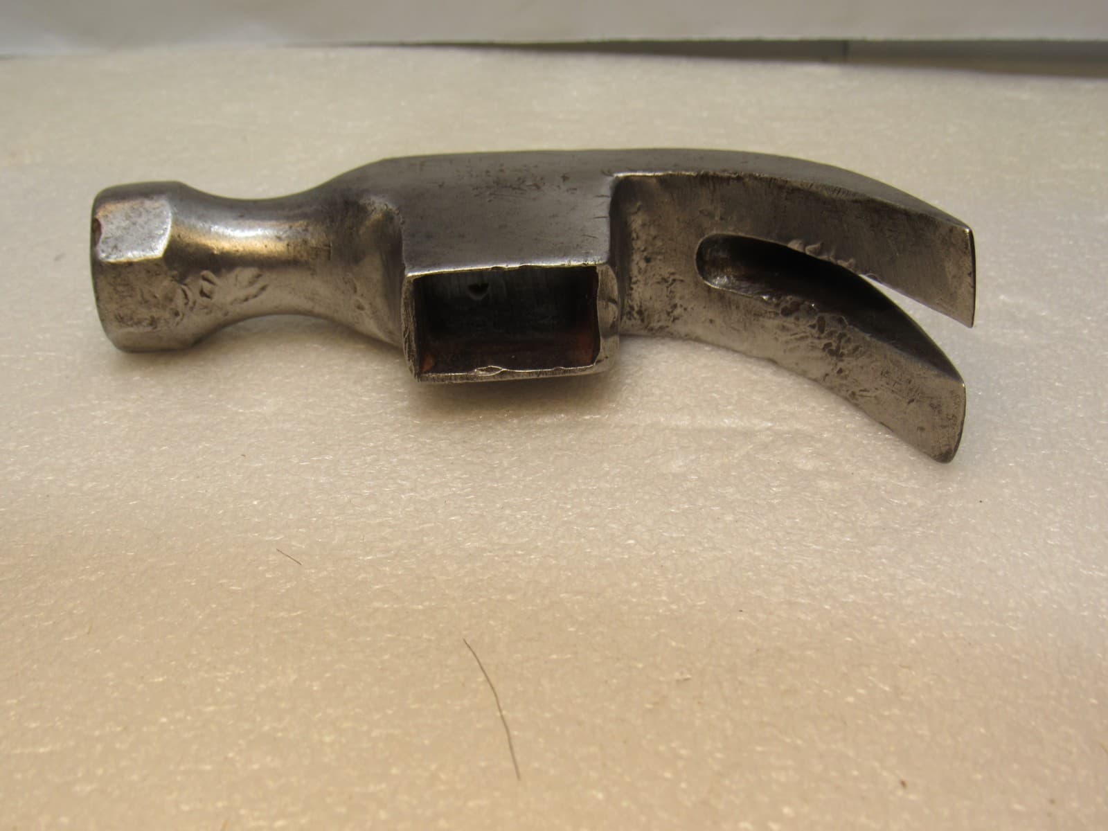Vintage Cheney Nail Holding Curved Claw Hammer Head 1 lb. V5S - Thumbnail 6