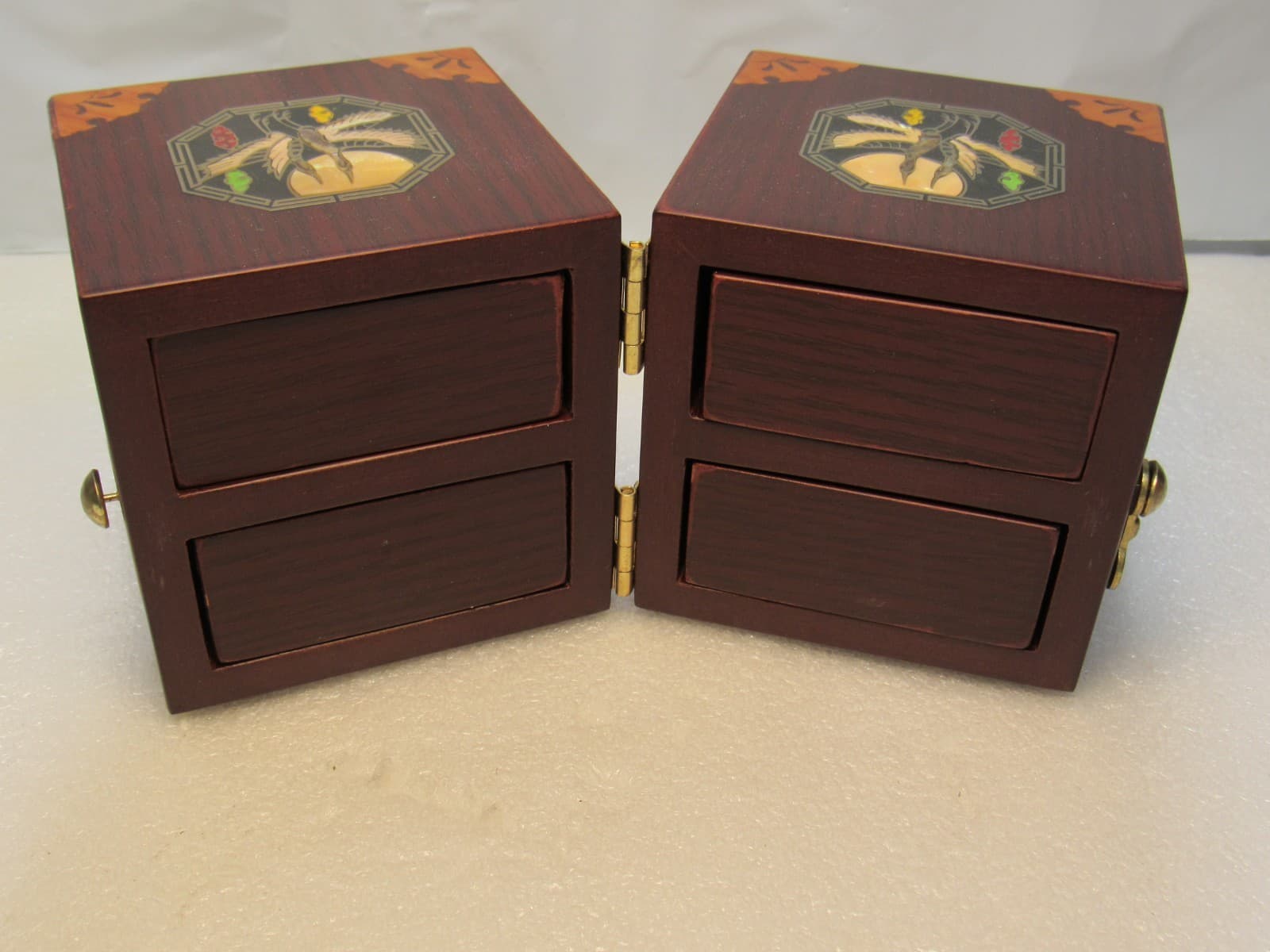 Vtg Asian Traditional Korean Mother of Pearl Inlay Lacquer Wood Jewelry Box W33J - Thumbnail 8