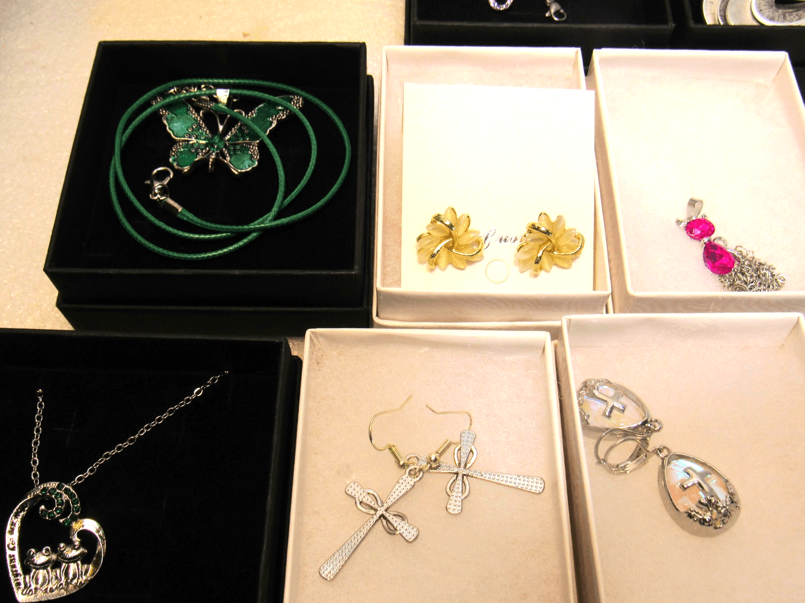 34 Pc New Fashion Jewerly Lot Necklaces Earrings Gift Boxes (Y14M) - Thumbnail 9