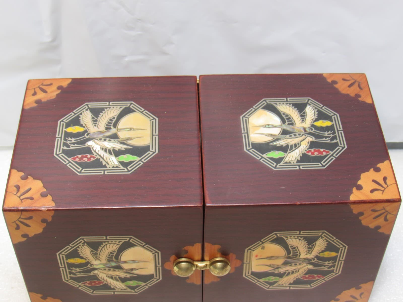 Vtg Asian Traditional Korean Mother of Pearl Inlay Lacquer Wood Jewelry Box W33J - Thumbnail 2