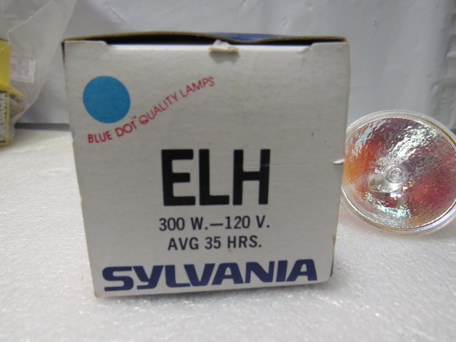 Sylvania ELH 300W 120V Tungsten Halogen Projector Lamp Bulb V20J - Thumbnail 2