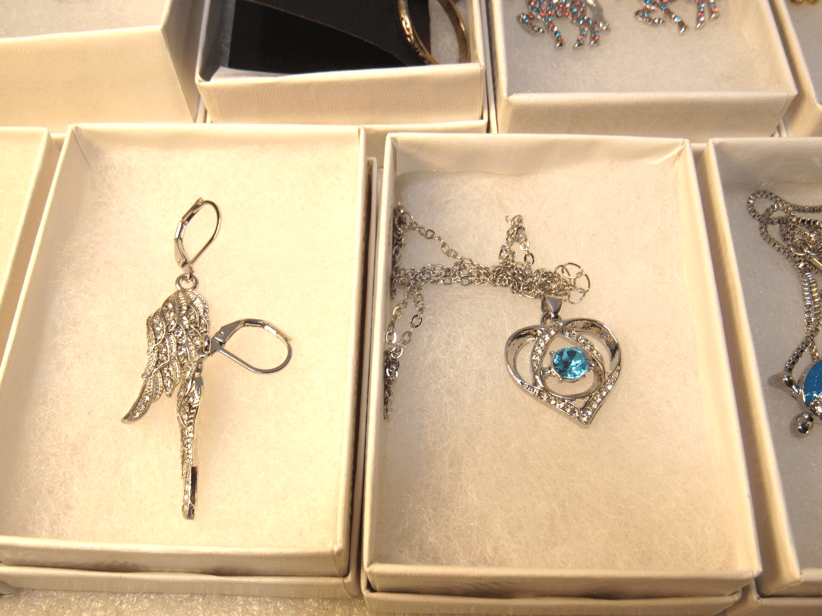34 Pc New Fashion Jewerly Lot Necklaces Earrings Gift Boxes (Y14M) - Thumbnail 17