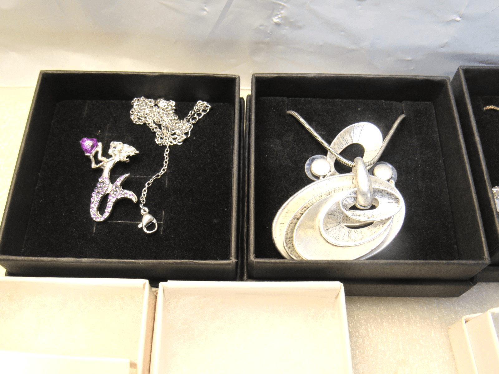 34 Pc New Fashion Jewerly Lot Necklaces Earrings Gift Boxes (Y14M) - Thumbnail 13