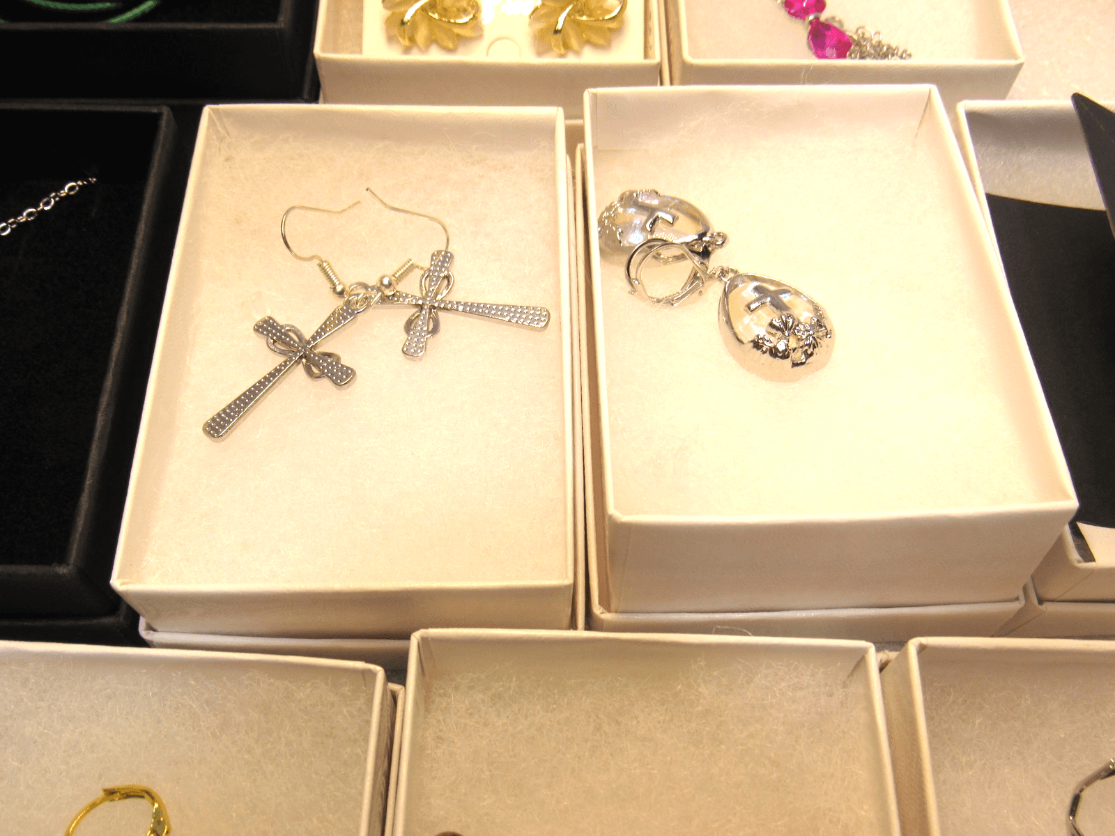 34 Pc New Fashion Jewerly Lot Necklaces Earrings Gift Boxes (Y14M) - Thumbnail 19
