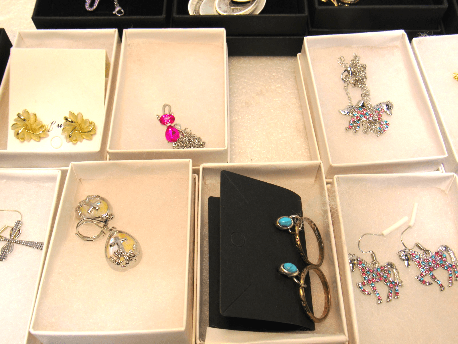 34 Pc New Fashion Jewerly Lot Necklaces Earrings Gift Boxes (Y14M) - Thumbnail 8