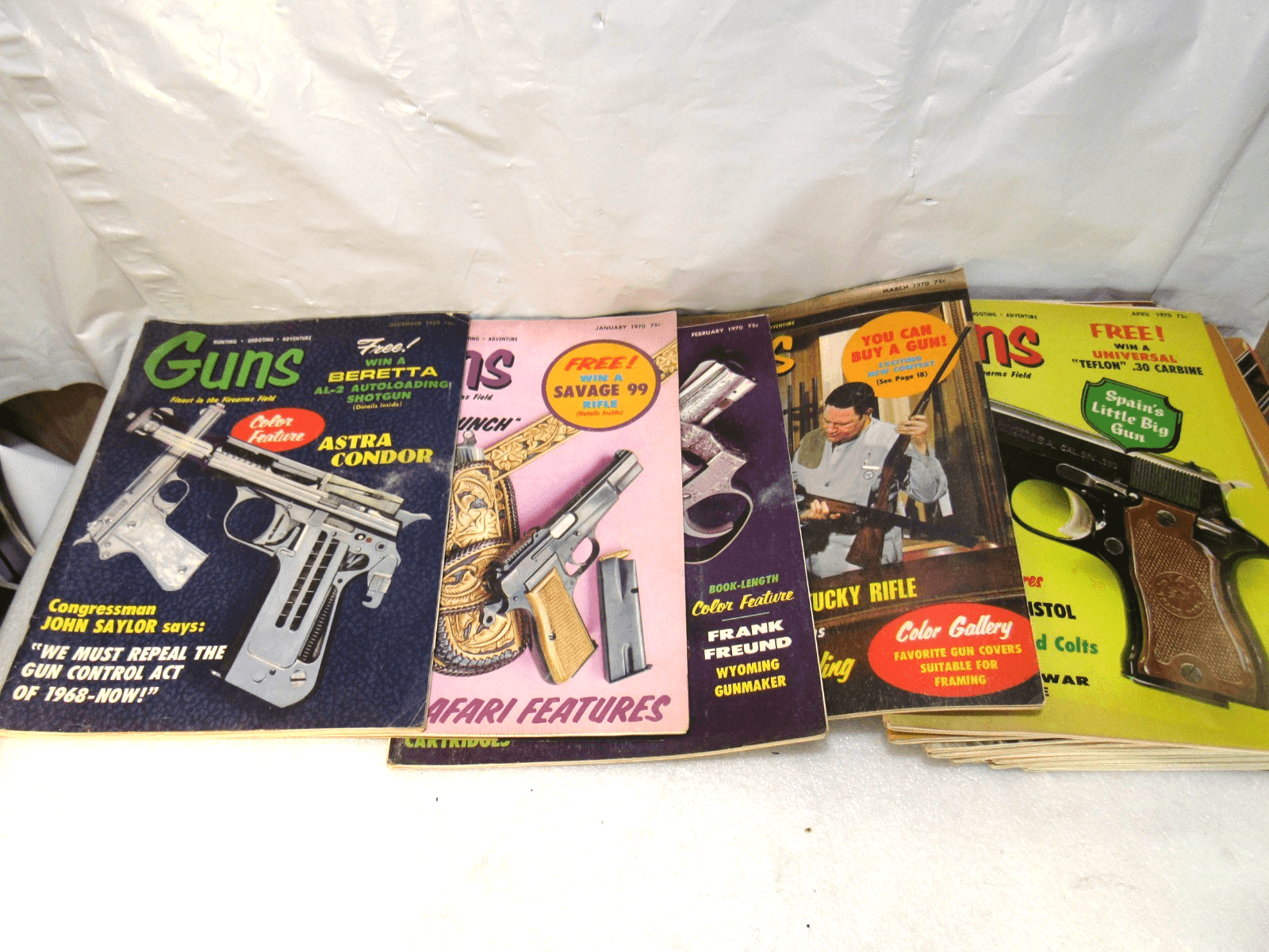 VTG Guns Magazine Lot of 44 - Handguns, Rifles, Combat Guns 60's 70's Y10JJ - Thumbnail 5