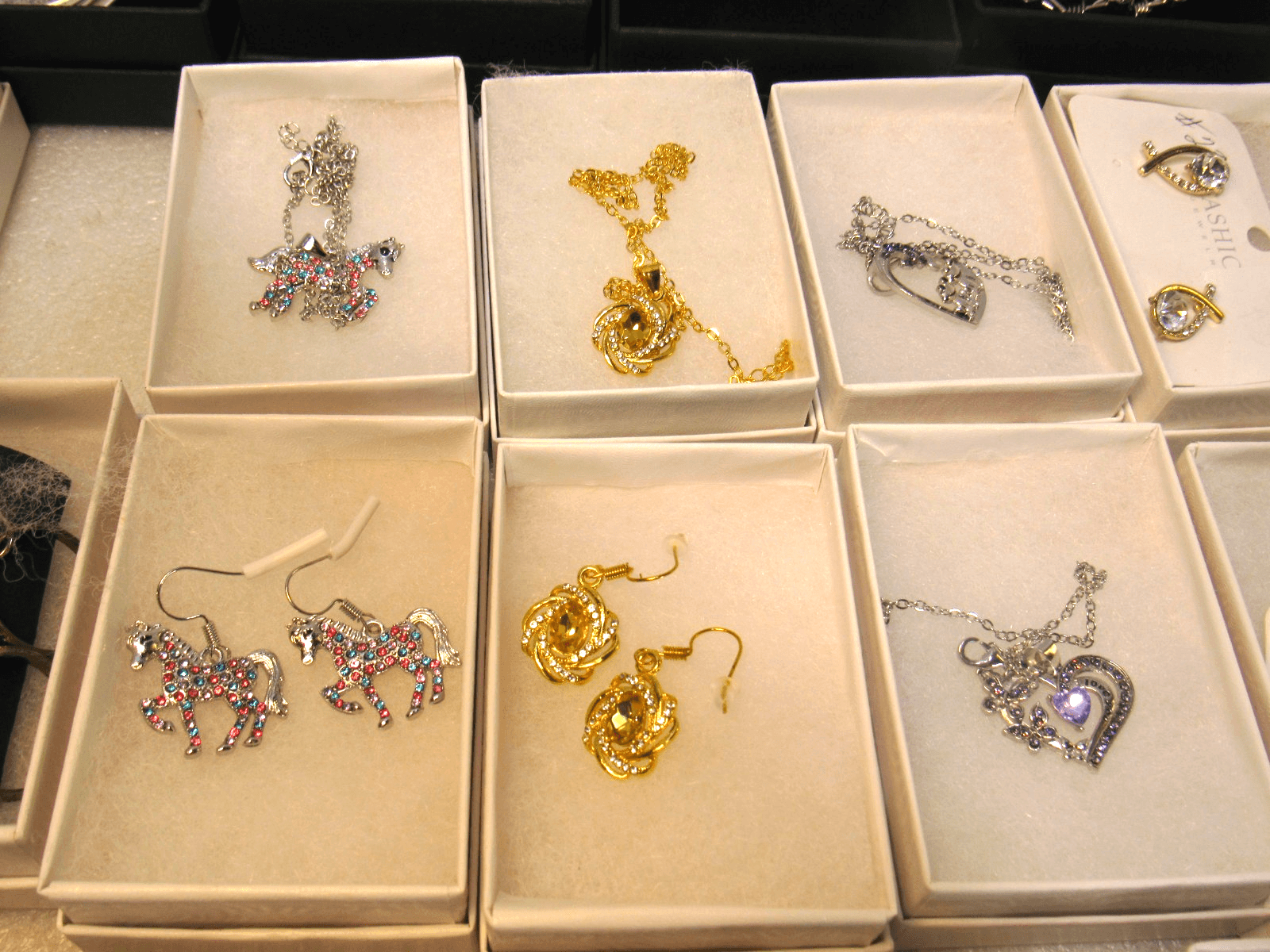 34 Pc New Fashion Jewerly Lot Necklaces Earrings Gift Boxes (Y14M) - Thumbnail 15