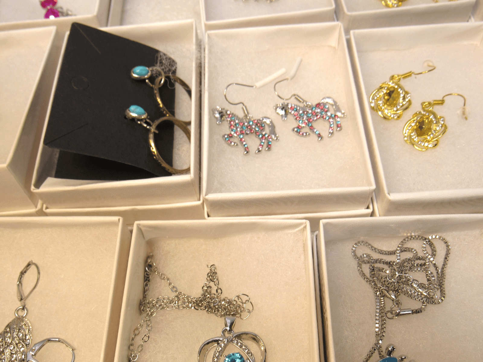 34 Pc New Fashion Jewerly Lot Necklaces Earrings Gift Boxes (Y14M) - Thumbnail 14