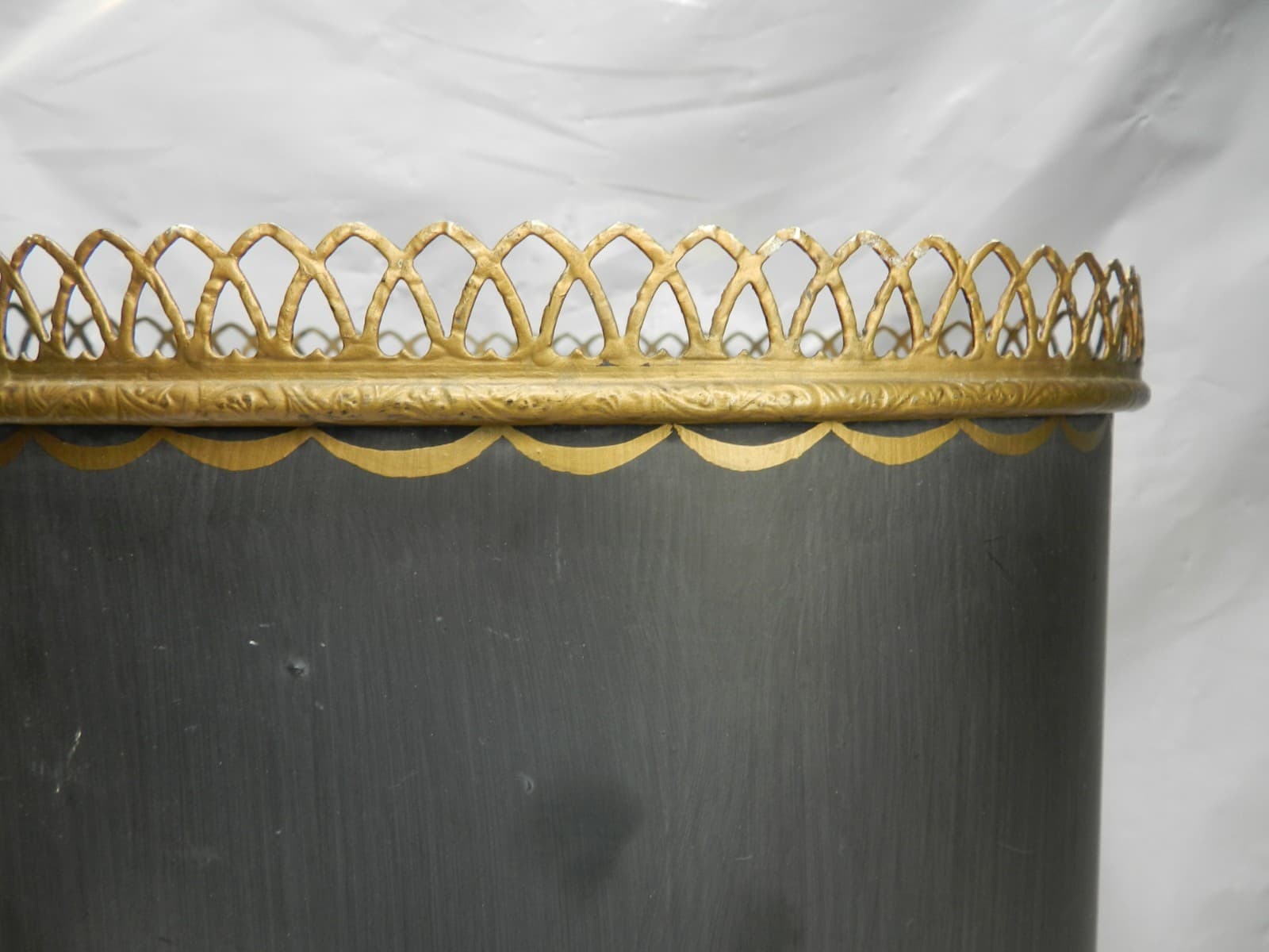 Vintage Ransburg Trashcan Wastebasket Metal Hand Painted Footed (H39J) - Thumbnail 7