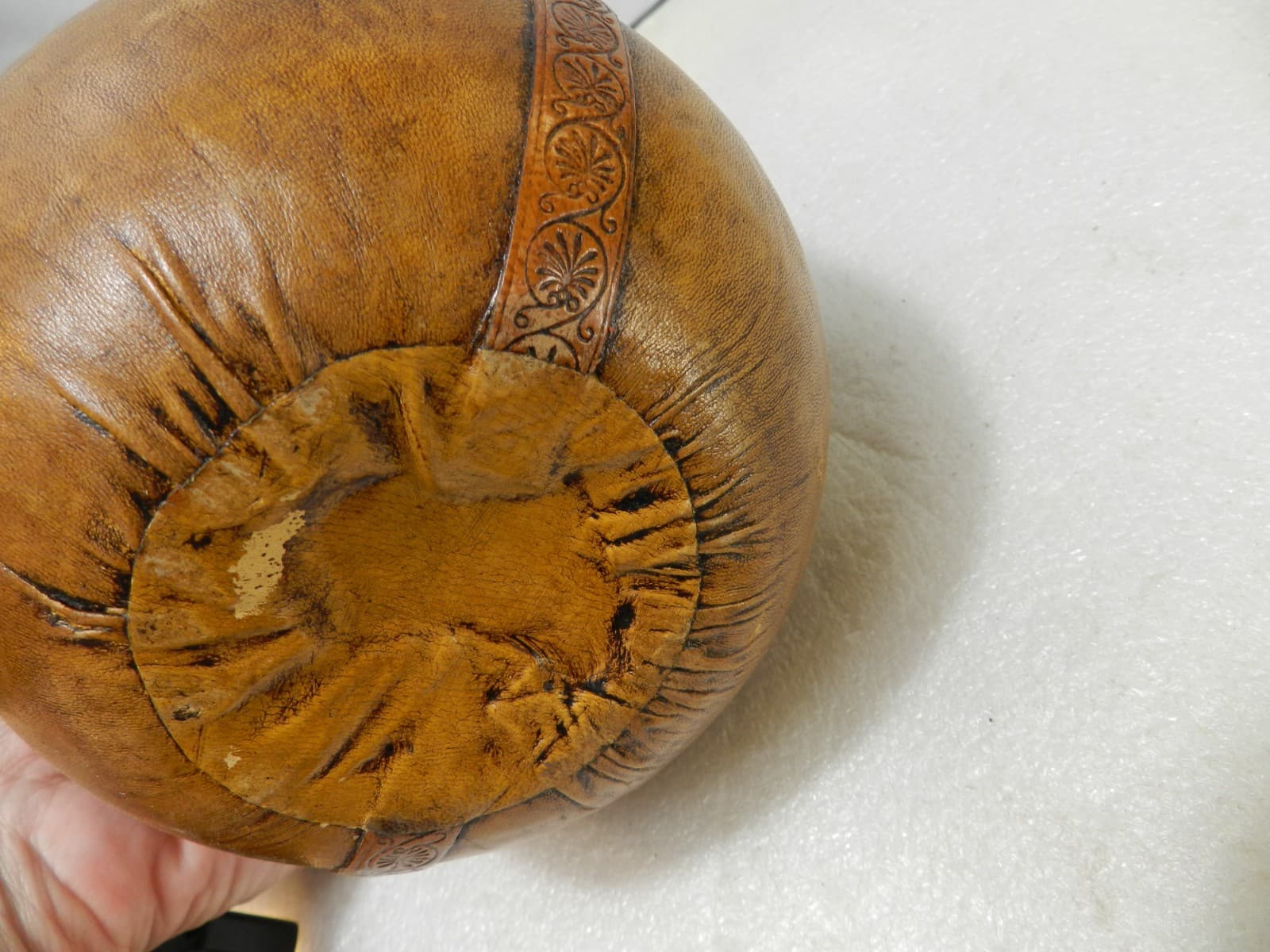 Vintage Italian Leather HandWrapped Decanter Bottle Lion Head Design Empty Y17J - Thumbnail 13