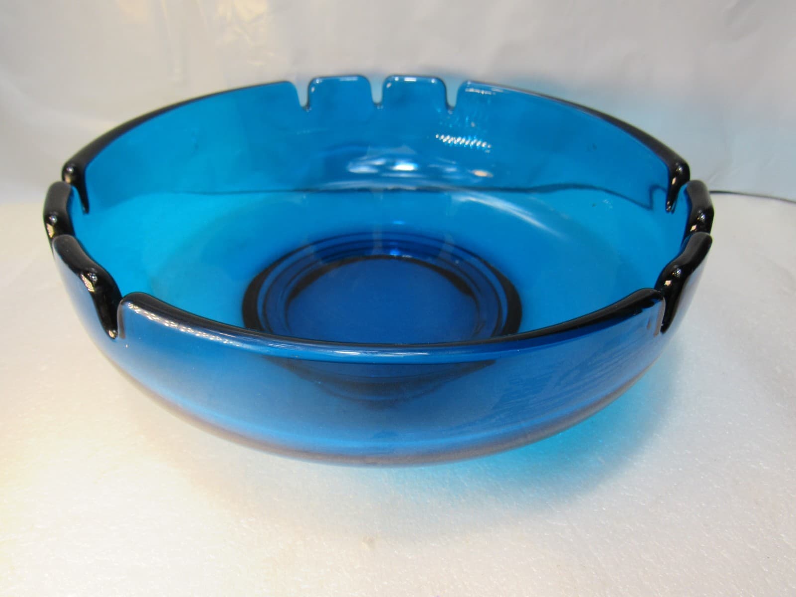 Large 9.5" Vintage MCM Viking Glass Co. Ashtray Bluenique Blue Round (W40J) - Thumbnail 3