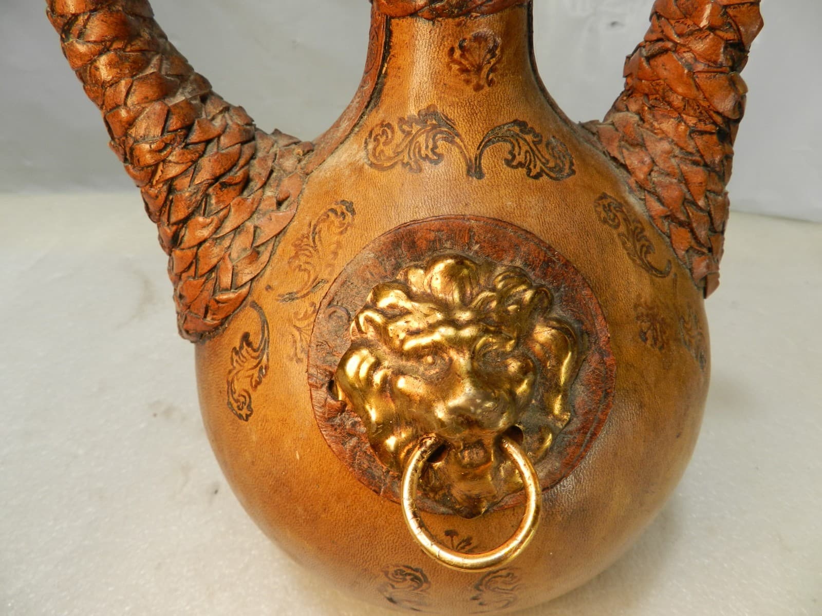 Vintage Italian Leather HandWrapped Decanter Bottle Lion Head Design Empty Y17J - Thumbnail 7