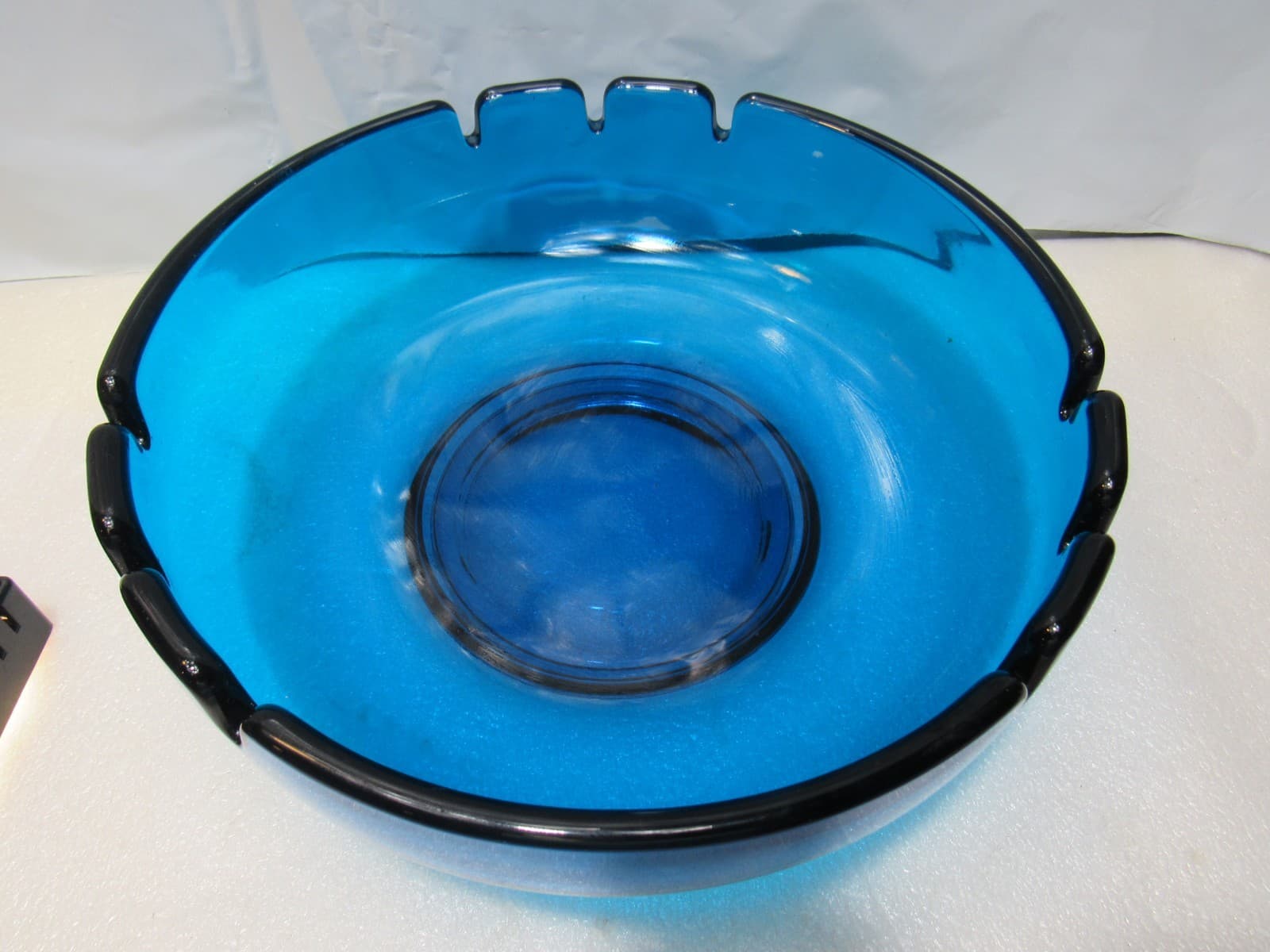 Large 9.5" Vintage MCM Viking Glass Co. Ashtray Bluenique Blue Round (W40J) - Thumbnail 2