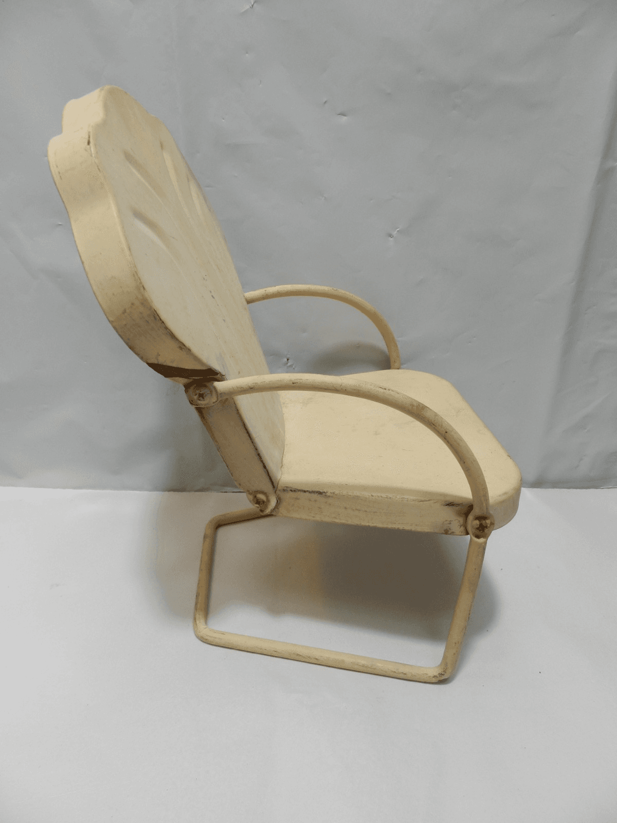 VINTAGE DOLL METAL LAWN CHAIR SCALLOPED BACK Outdoor Retro 9" Z74S - Thumbnail 2