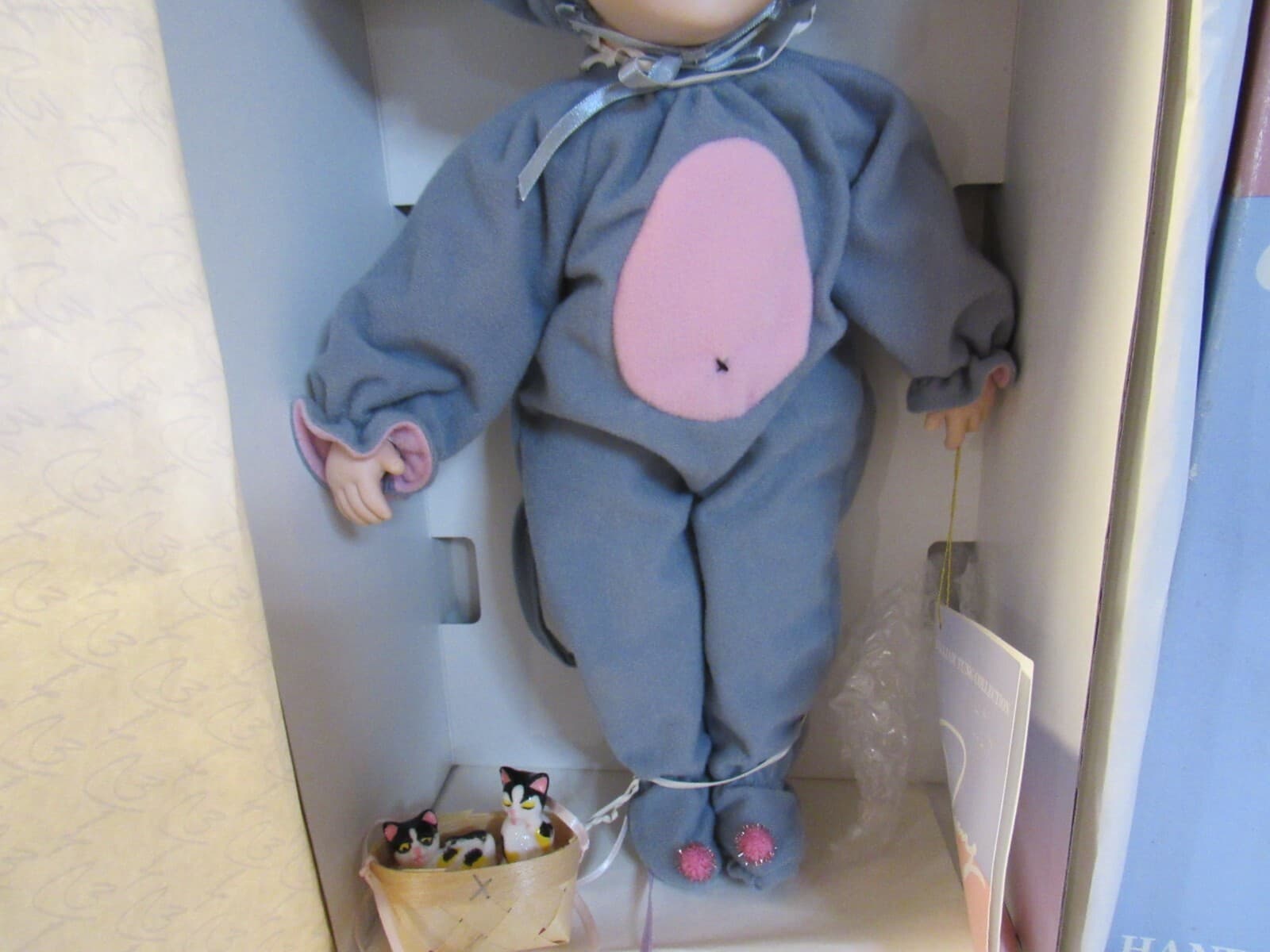 William Tung "Max" Mouse 15" Doll in box T16J - Thumbnail 3