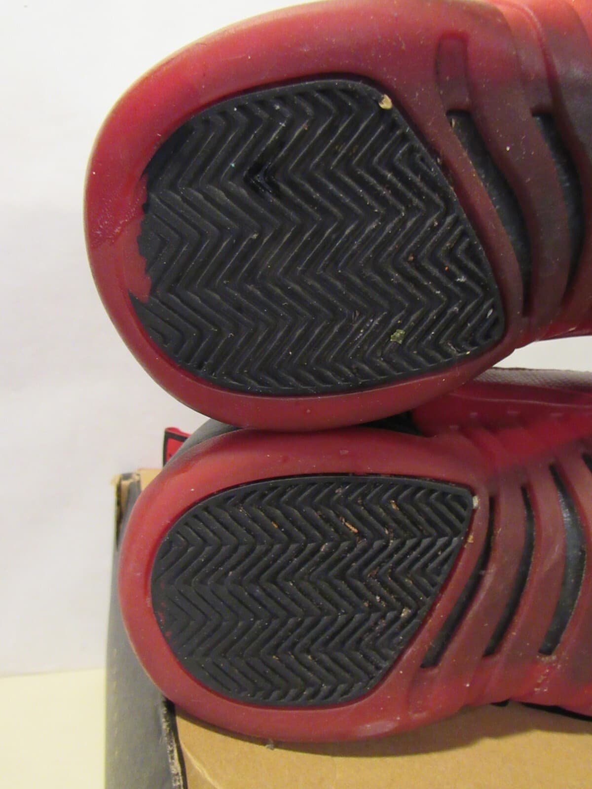 Jordan 12 Retro Mid Flu Game 130690002 Red/Black Size Mens 10 G59K - Thumbnail 9