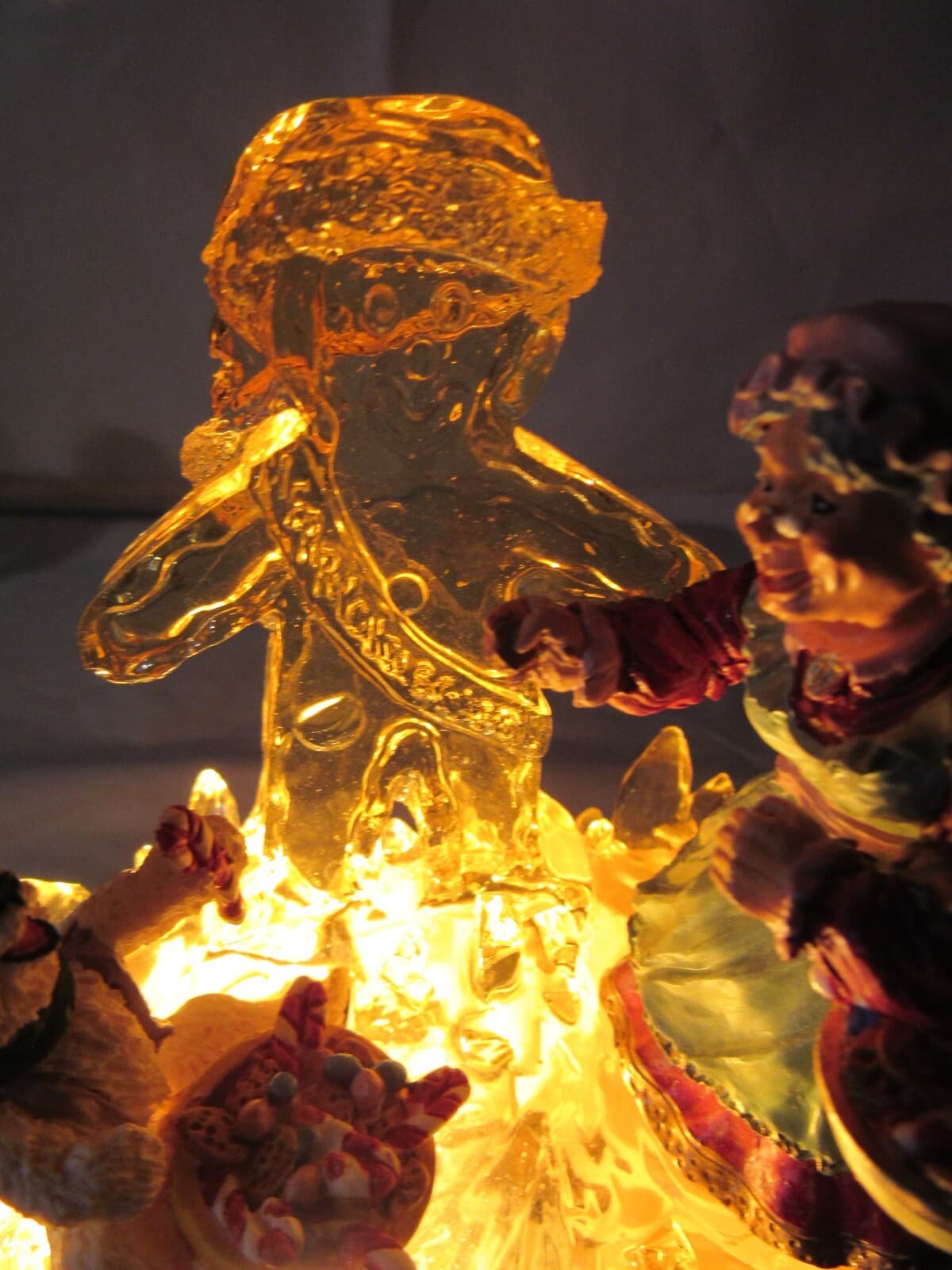 1996 Figi Santa "Room for One More" ice sculpture / A Secret Recipe light up M48 - Thumbnail 10
