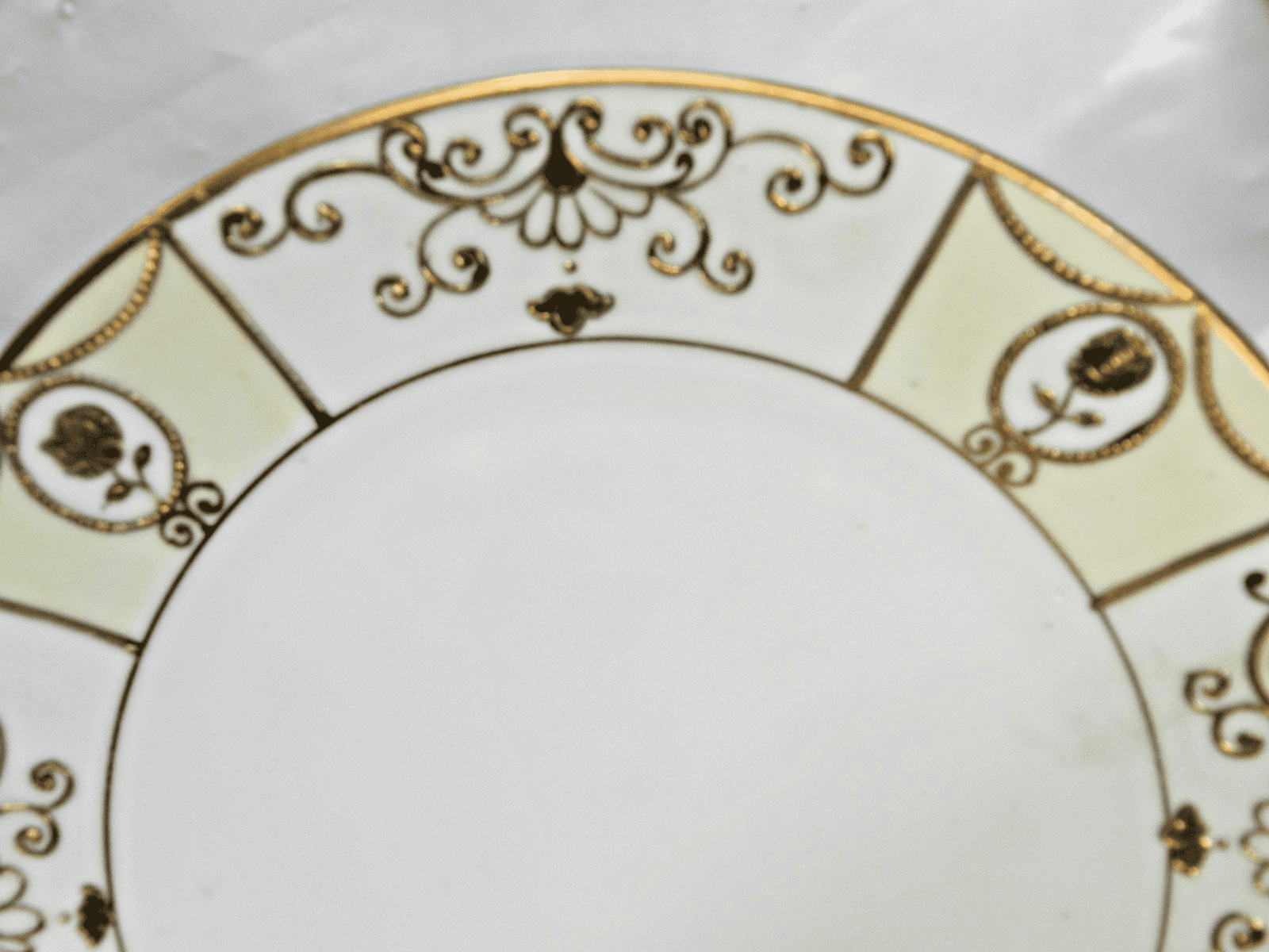 Vintage Nippon Gold Gilt Serving Tray and 6 Saucers (H31J) - Thumbnail 2