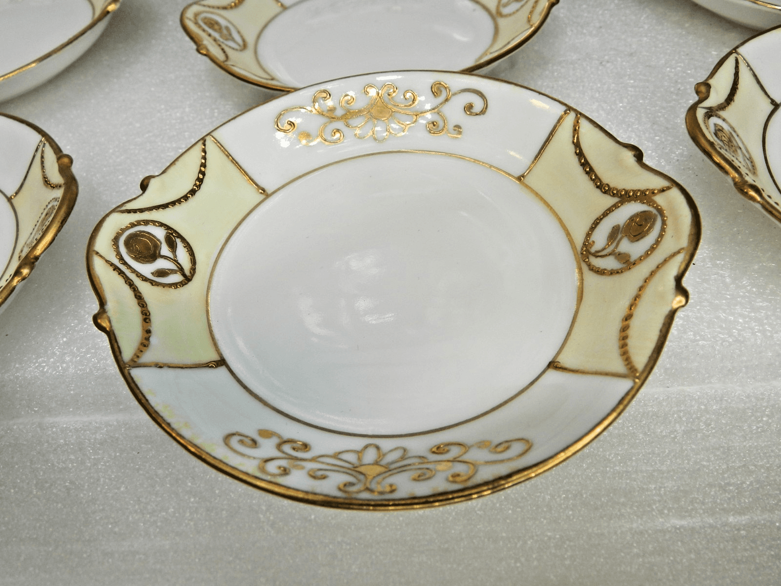 Vintage Nippon Gold Gilt Serving Tray and 6 Saucers (H31J) - Thumbnail 3