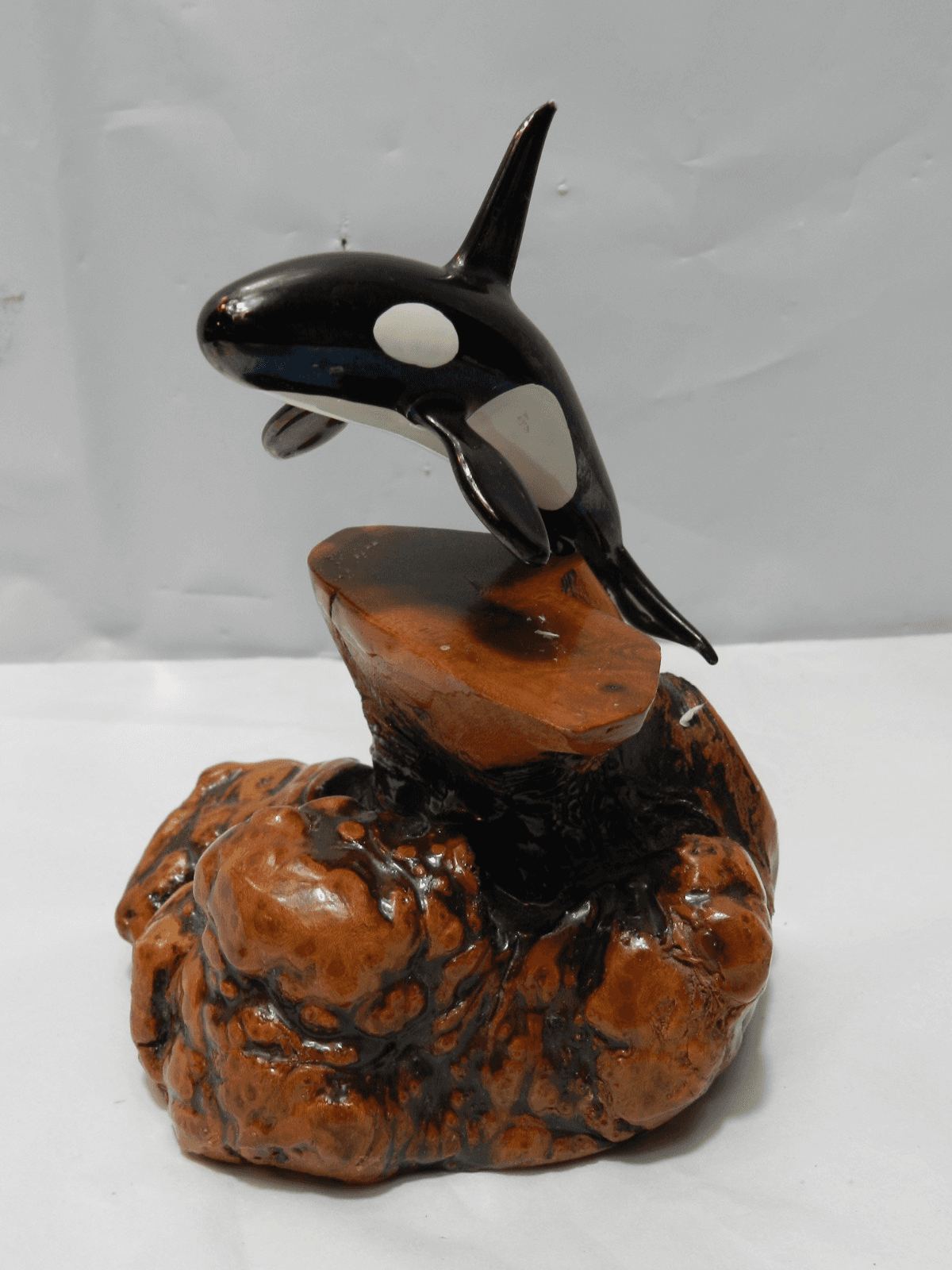 Orca Killer Whale Sculpture Mounted On Burlwood Base Artist John Perry Z84S - Thumbnail 2