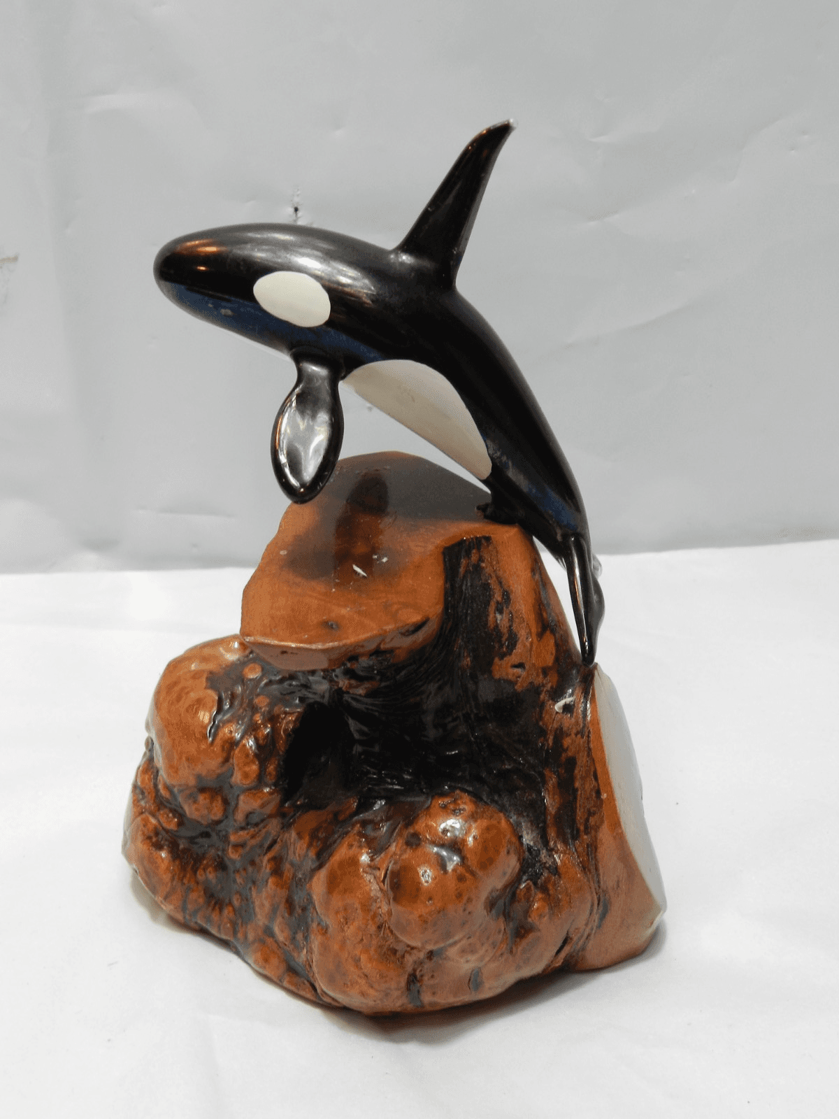 Orca Killer Whale Sculpture Mounted On Burlwood Base Artist John Perry Z84S - Thumbnail 3