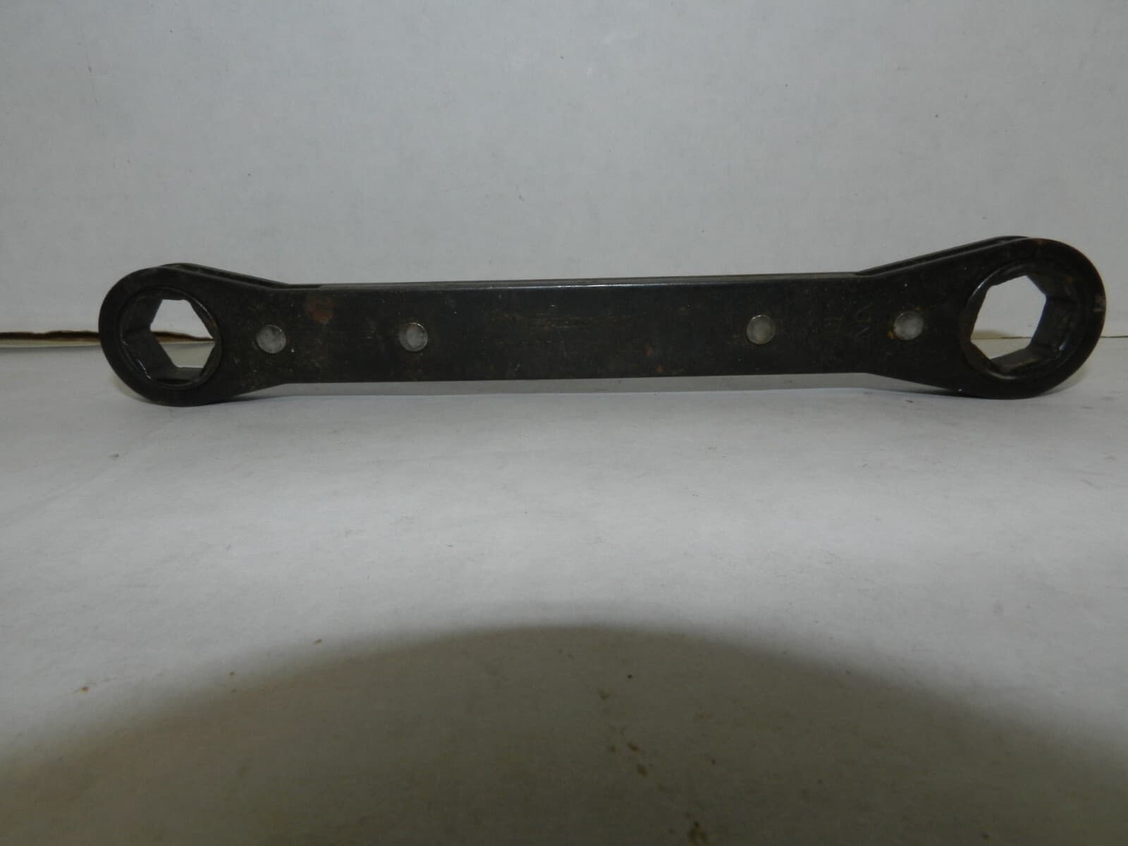 Snap-On 5/8" & 11/16" 6 Point Ratcheting Box Wrench GR2022SA (w41k)
