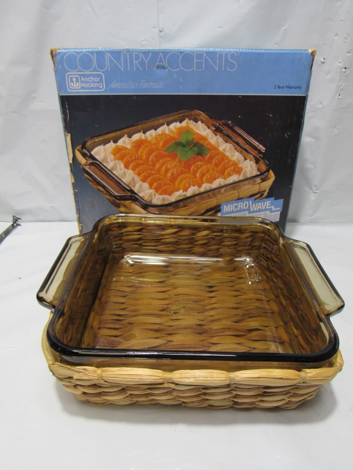 Anchor Hocking Brown Glass Basket Buffet Cake Pan w/Basket 8x8 (R31J)