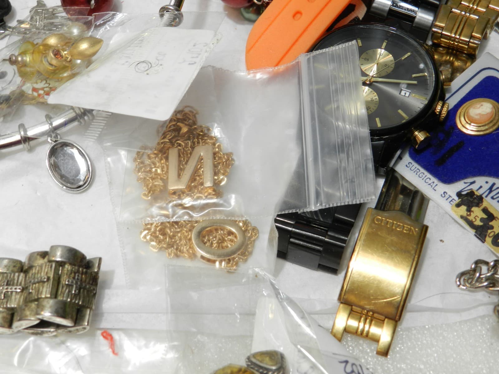 5.5lbs + Costume Jewerly Lot Earrings Necklaces Rings Watches (E62K) - Thumbnail 9