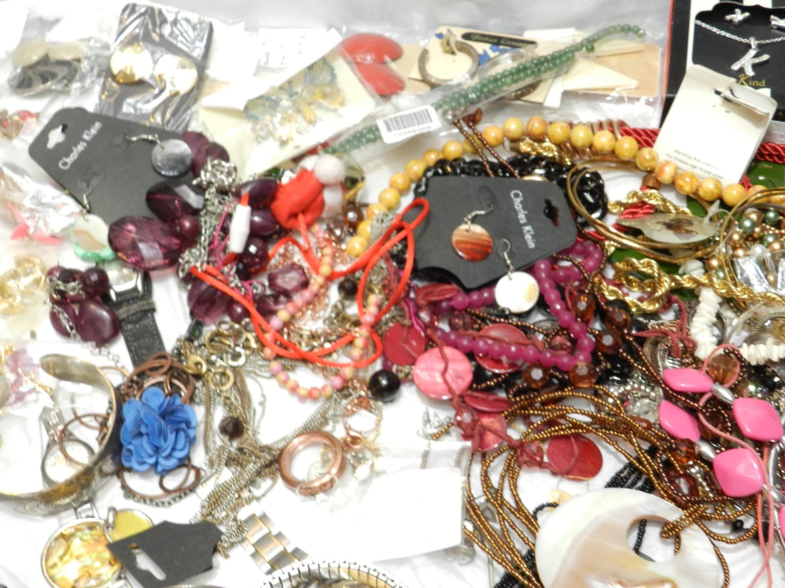 5.5lbs + Costume Jewerly Lot Earrings Necklaces Rings Watches (E62K) - Thumbnail 12